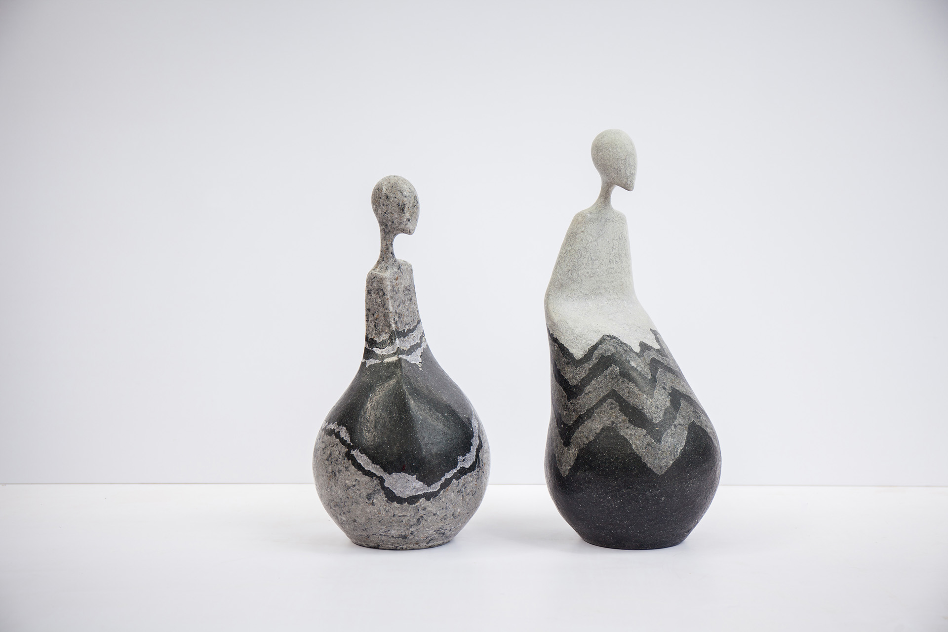 103PAPER NO.21  :  PAPER SCULPTURE  -  Our designs give new life to recycled paper and other natural materials,  Handmade sculptures , Which is created piece by piece.
