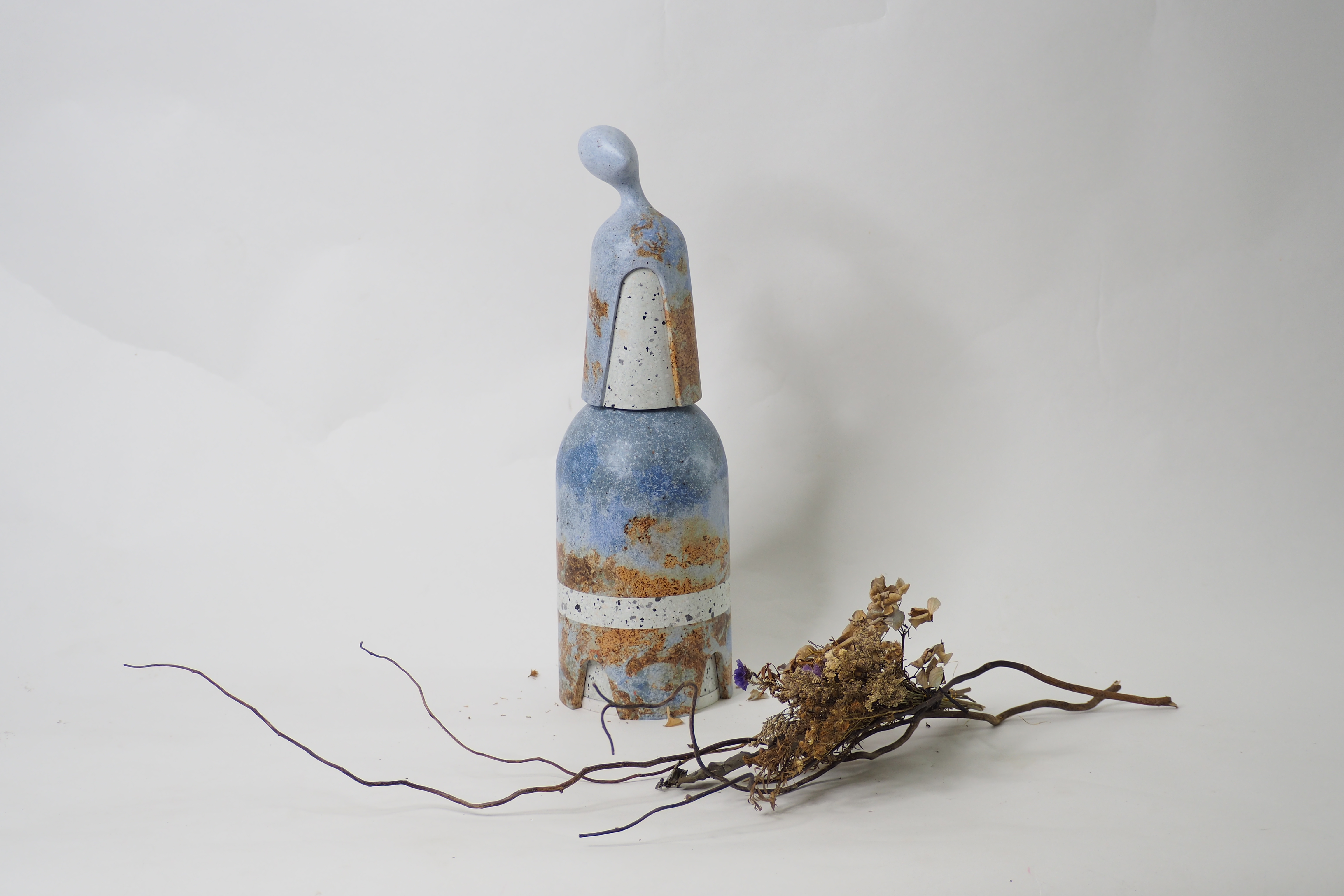 MS. DUAL NO.1  :  PAPER SCULPTURE  -  Our designs give new life to recycled paper and other natural materials,  Handmade sculptures , Which is created piece by piece.