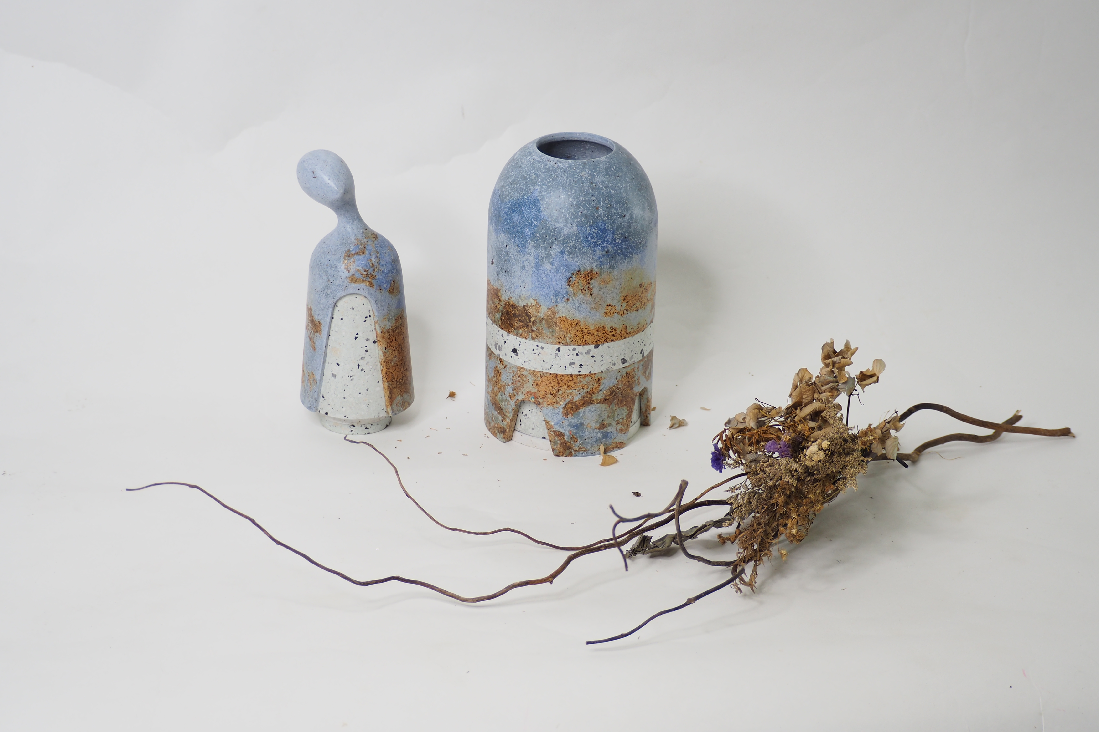 MS. DUAL NO.1  :  PAPER SCULPTURE  -  Our designs give new life to recycled paper and other natural materials,  Handmade sculptures , Which is created piece by piece.