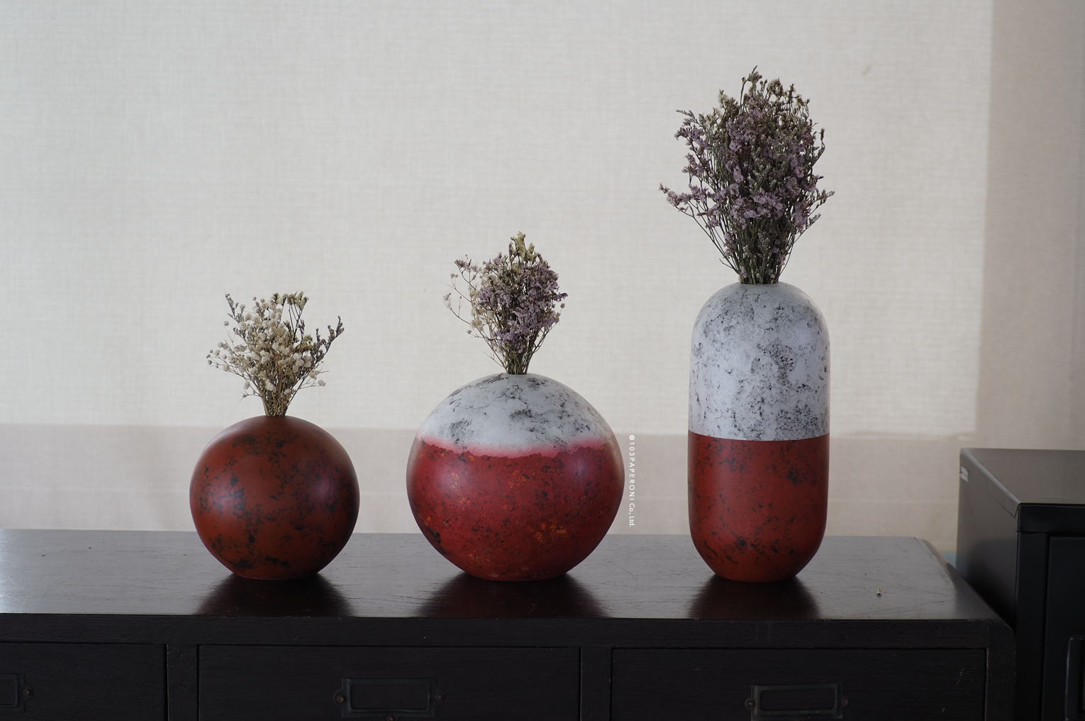 COLORFUL COLLECTION NO.2  :  PAPER SCULPTURE AND PAPER VASE  -  Our designs give new life to recycled paper and other natural materials,  Handmade sculptures , Which is created piece by piece.
