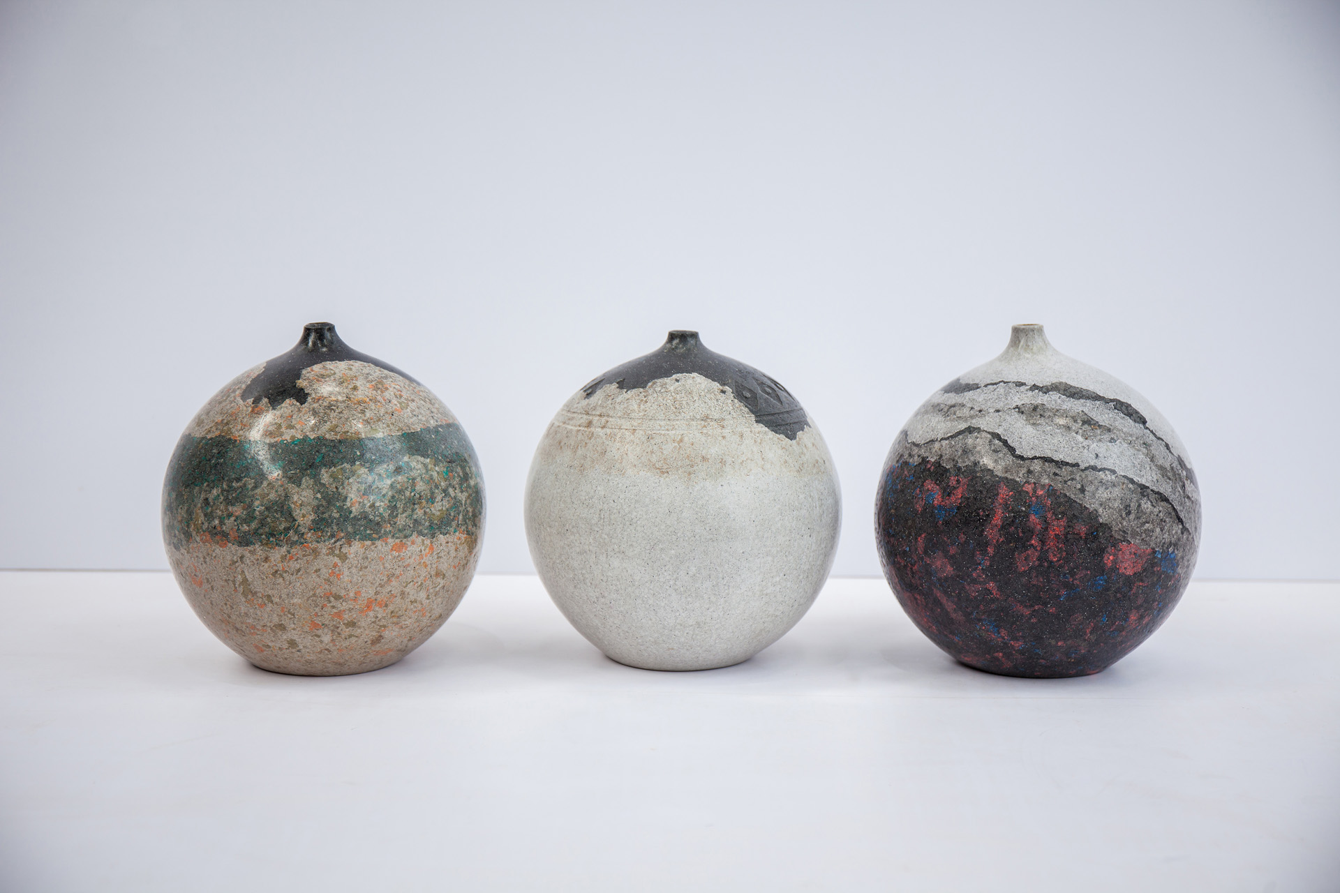 103PAPER NO.9 : PAPER VASE - Our designs give new life to recycled paper and other natural materials, Handmade sculptures , Which is created piece by piece. 103PAPER NO.9 : PAPER VASE - Our designs give new life to recycled paper and other natural materials, Handmade sculptures , Which is created piece by piece.