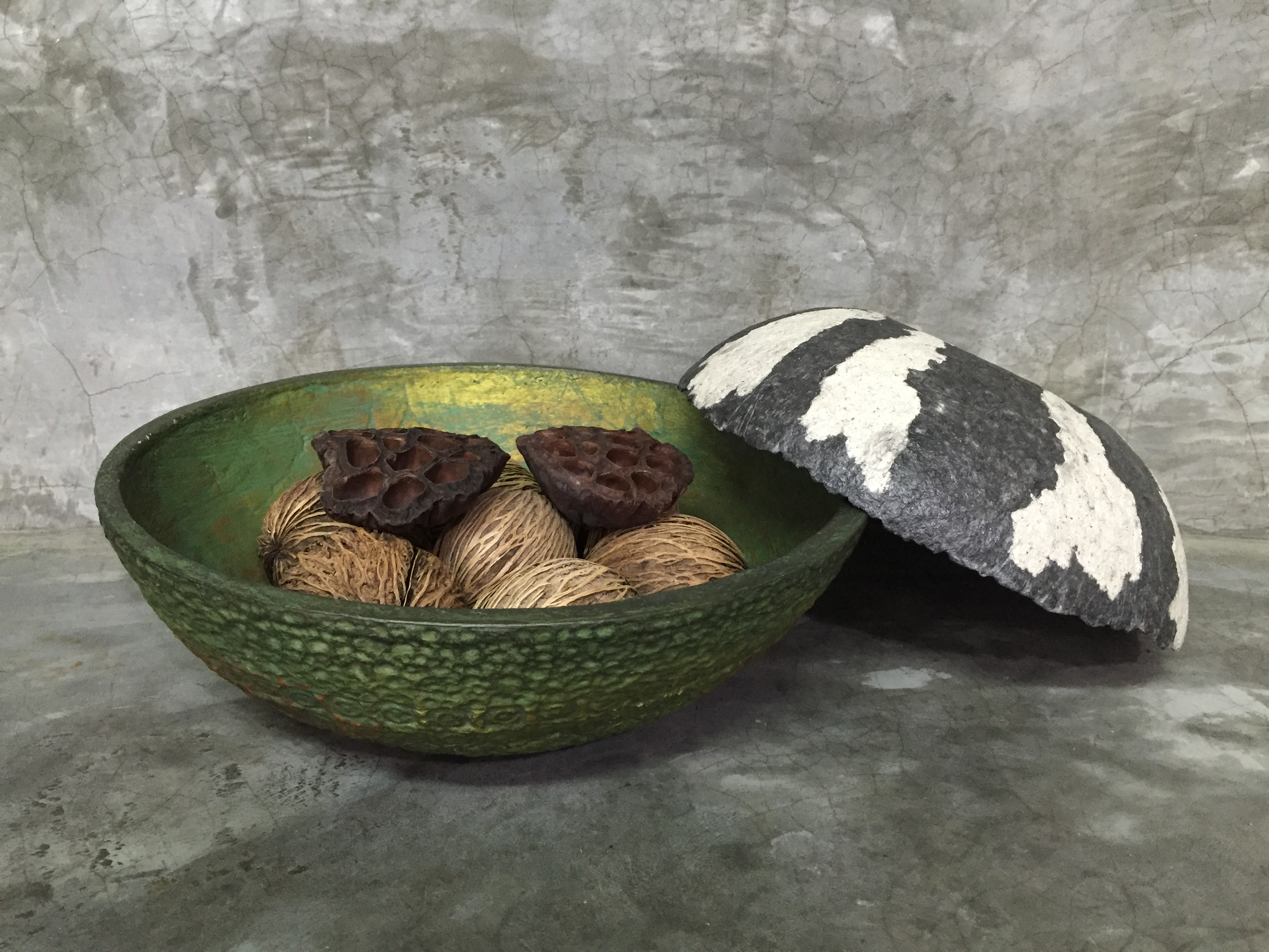 103PAPER NO.16   :  PAPER TRAY  -  Our designs give new life to recycled paper and other natural materials,  Handmade sculptures , Which is created piece by piece.