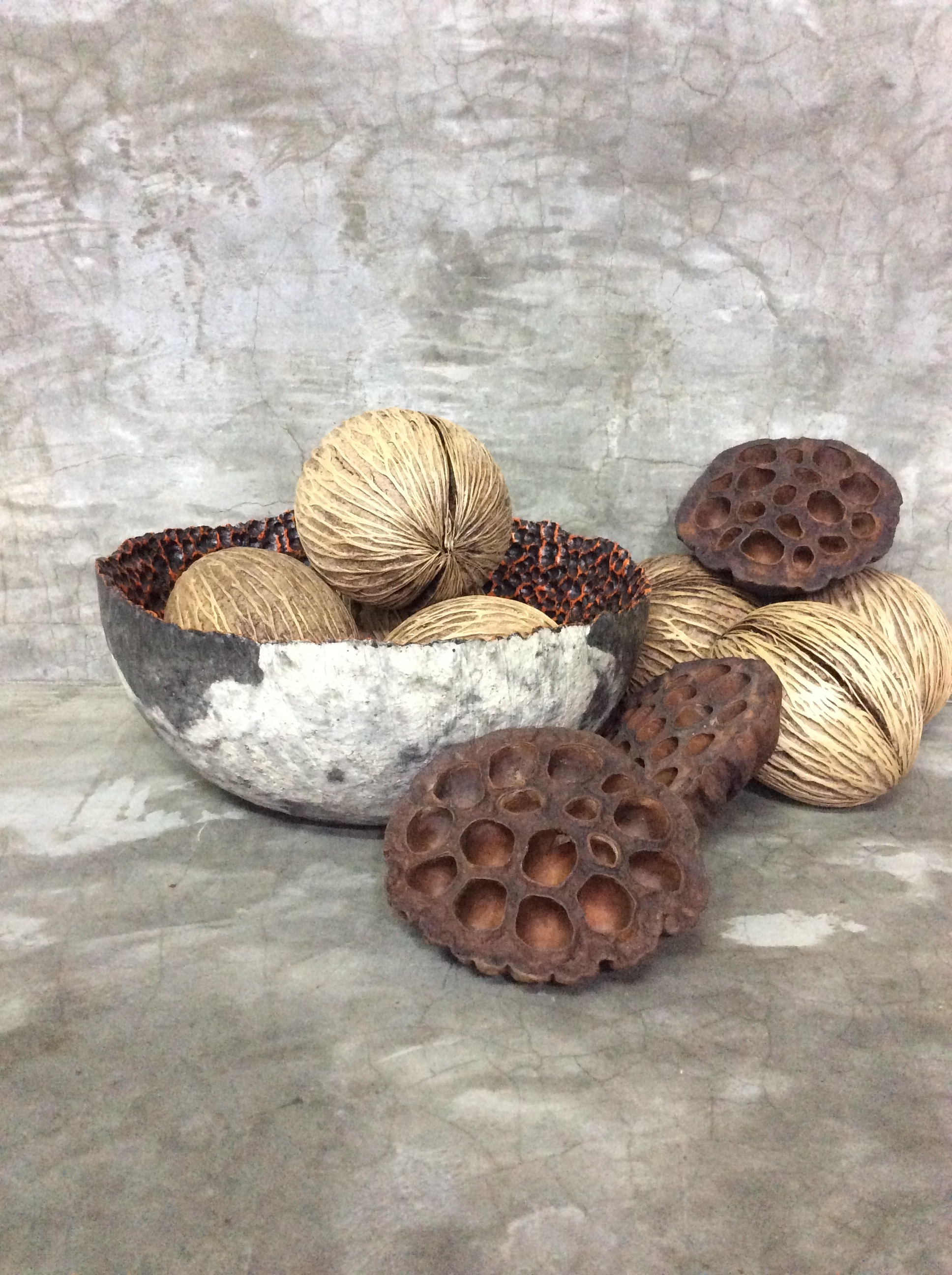 103PAPER NO.16 : PAPER TRAY - Our designs give new life to recycled paper and other natural materials, Handmade sculptures , Which is created piece by piece. 103PAPER NO.16 : PAPER TRAY - Our designs give new life to recycled paper and other natural materials, Handmade sculptures , Which is created piece by piece.