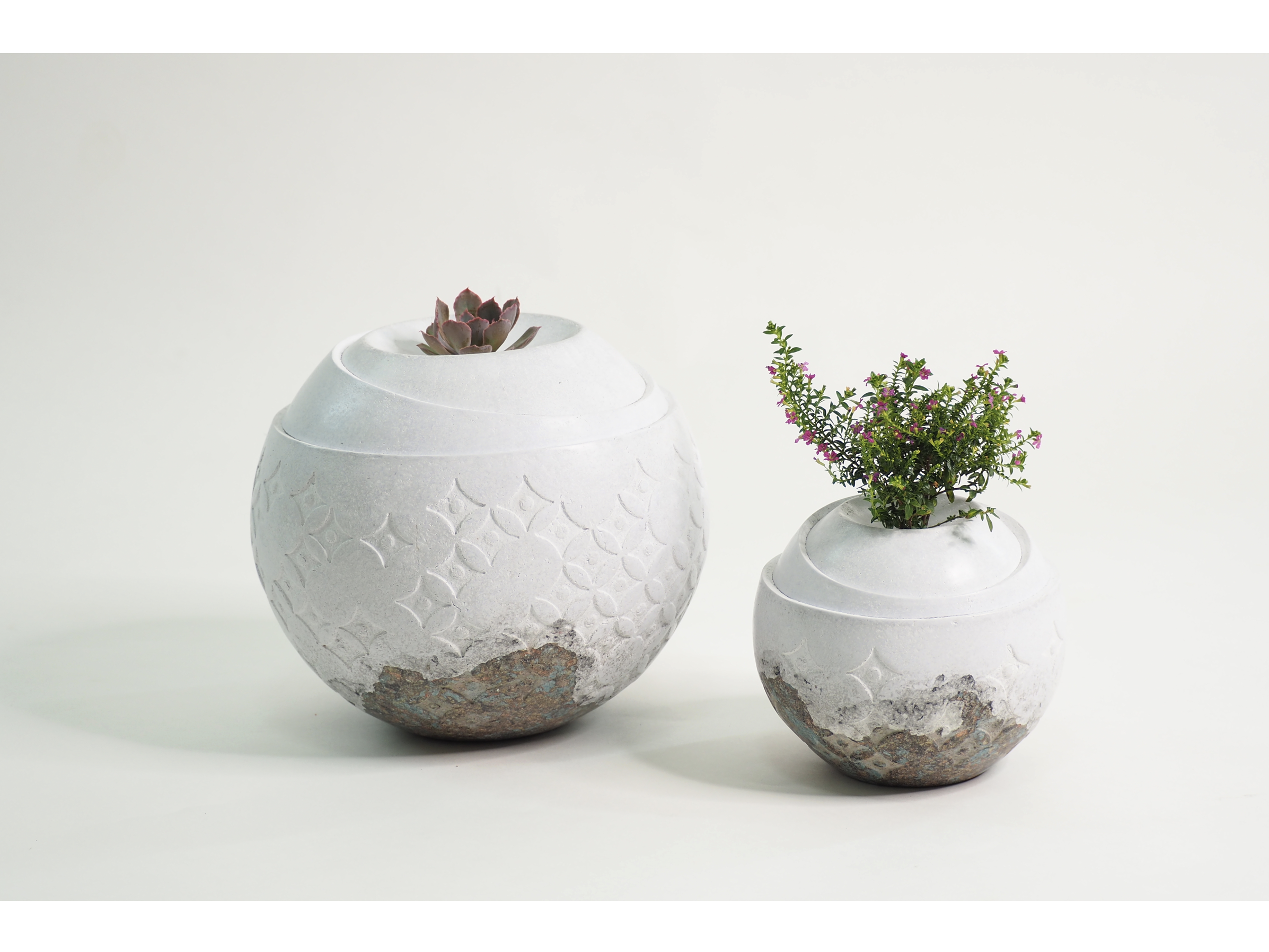 RIPPLE  :  PAPER VASE  -  Our designs give new life to recycled paper and other natural materials,  Handmade sculptures , Which is created piece by piece.
