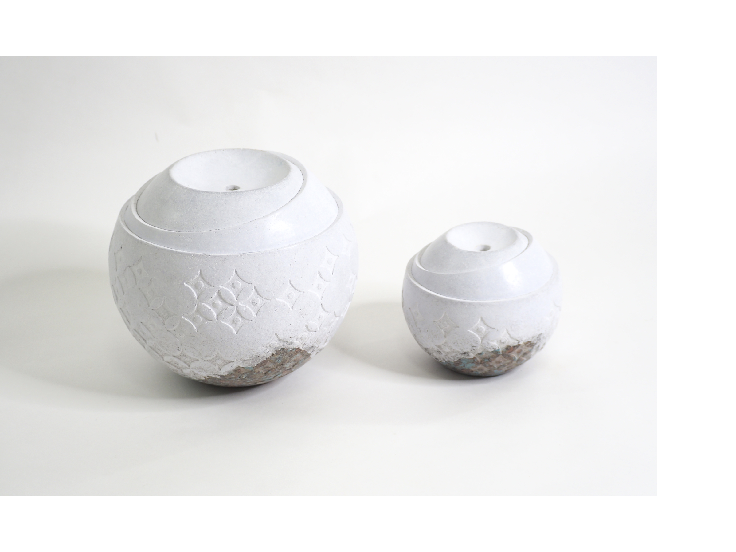 RIPPLE  :  PAPER VASE  -  Our designs give new life to recycled paper and other natural materials,  Handmade sculptures , Which is created piece by piece.