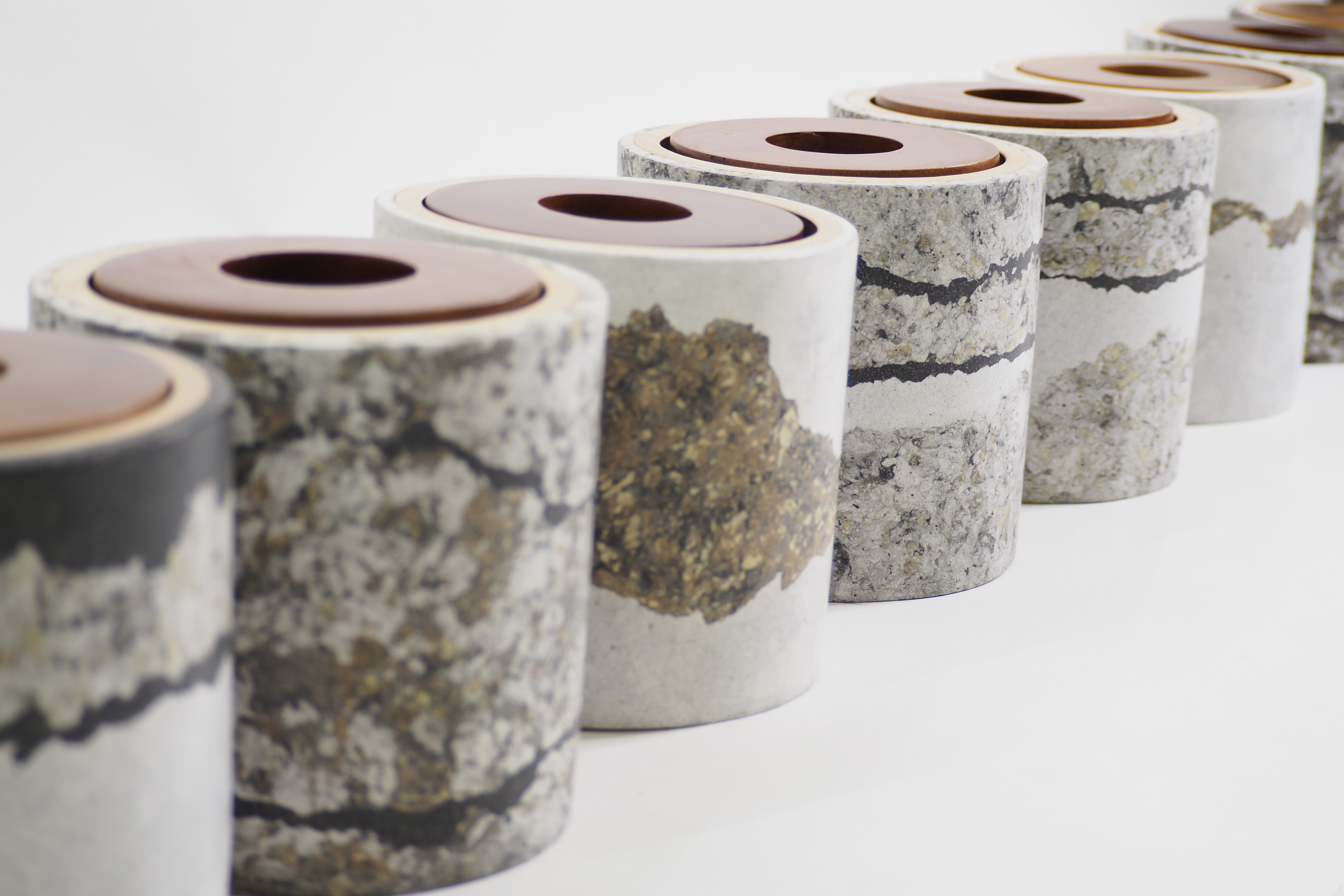 103PAPER NO.35  :  PAPER VASE  -  Our designs give new life to recycled paper and other natural materials,  Handmade sculptures , Which is created piece by piece.
