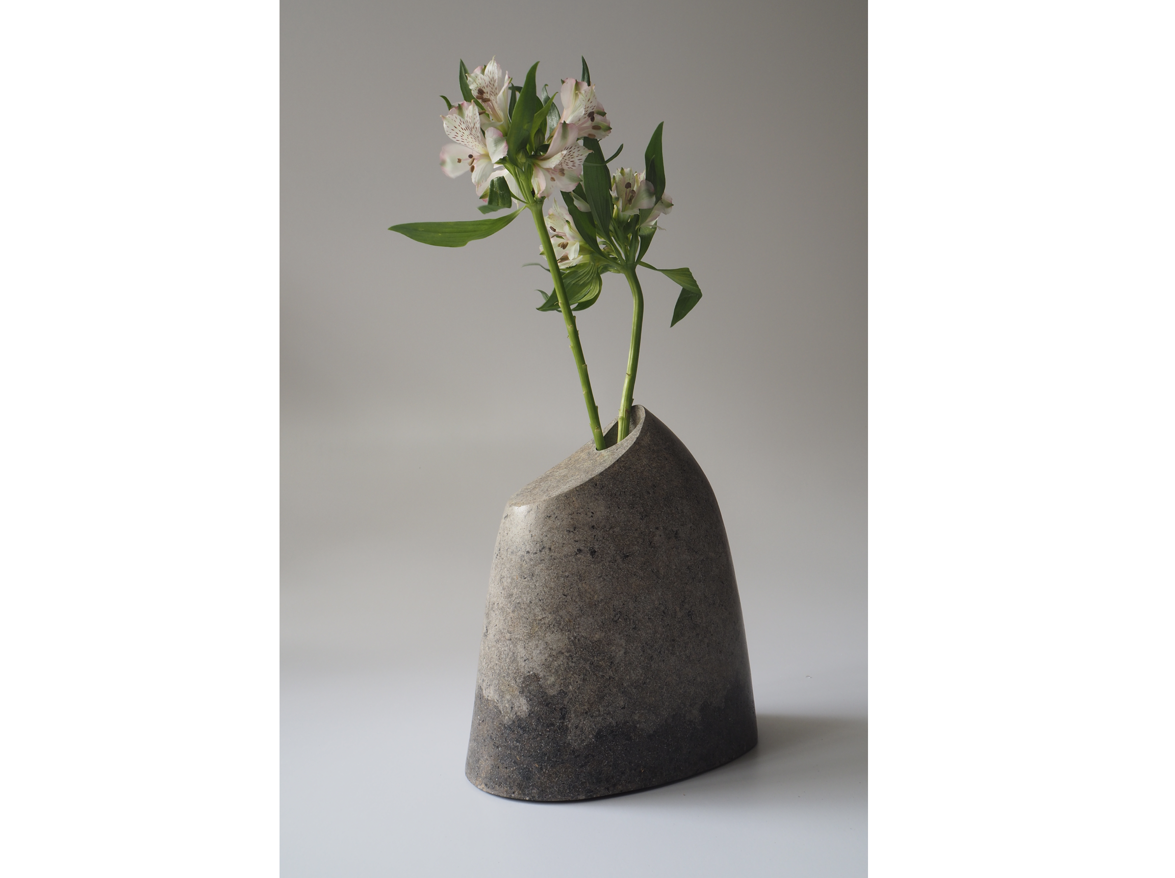 103PAPER NO.49 : PAPER VASE - Our designs give new life to recycled paper and other natural materials, Handmade sculptures , Which is created piece by piece. 103PAPER NO.49 : PAPER VASE - Our designs give new life to recycled paper and other natural materials, Handmade sculptures , Which is created piece by piece.