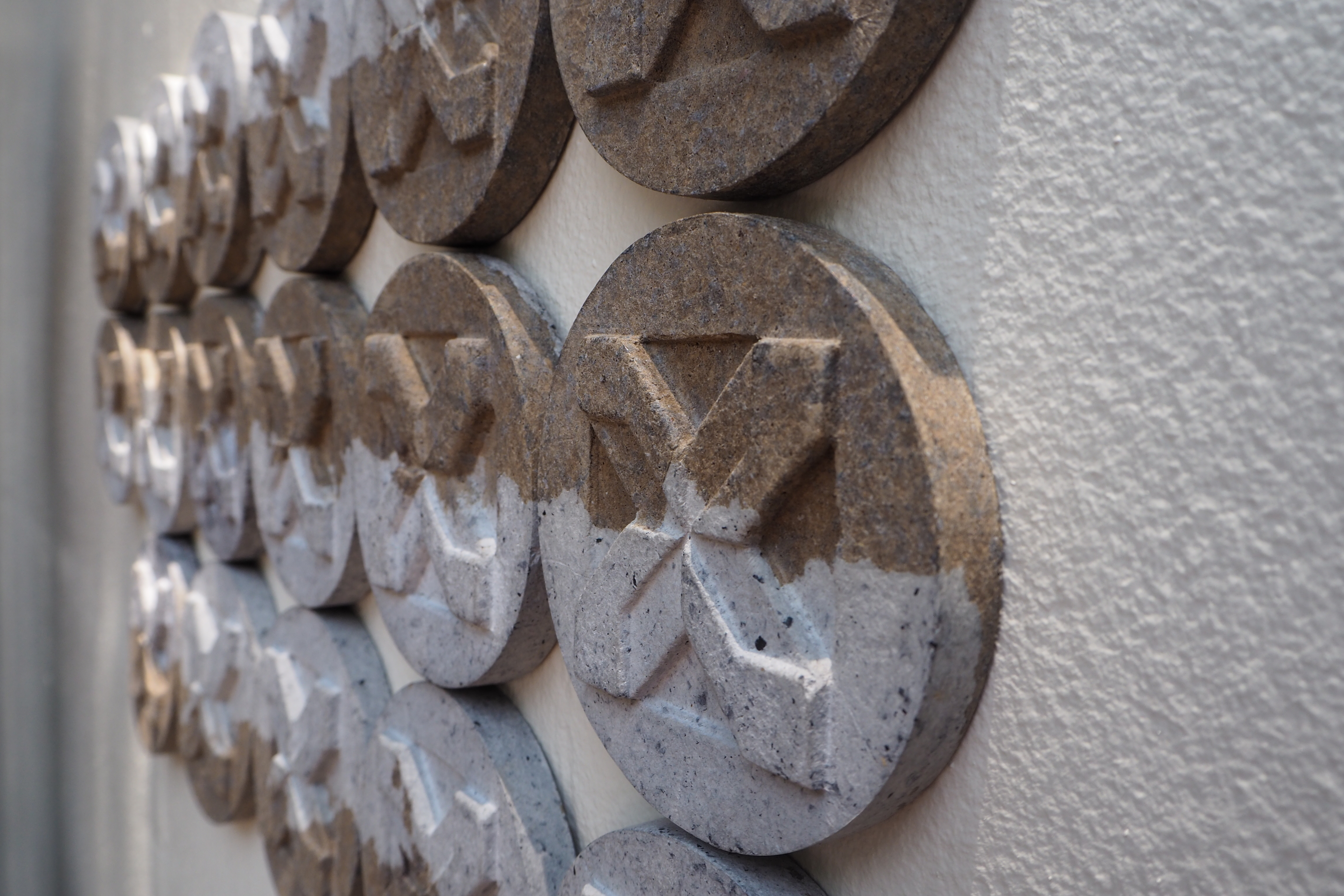 103PAPER NO.47  :  PAPER WALL  -  Our designs give new life to recycled paper and other natural materials,  Handmade sculptures , Which is created piece by piece.