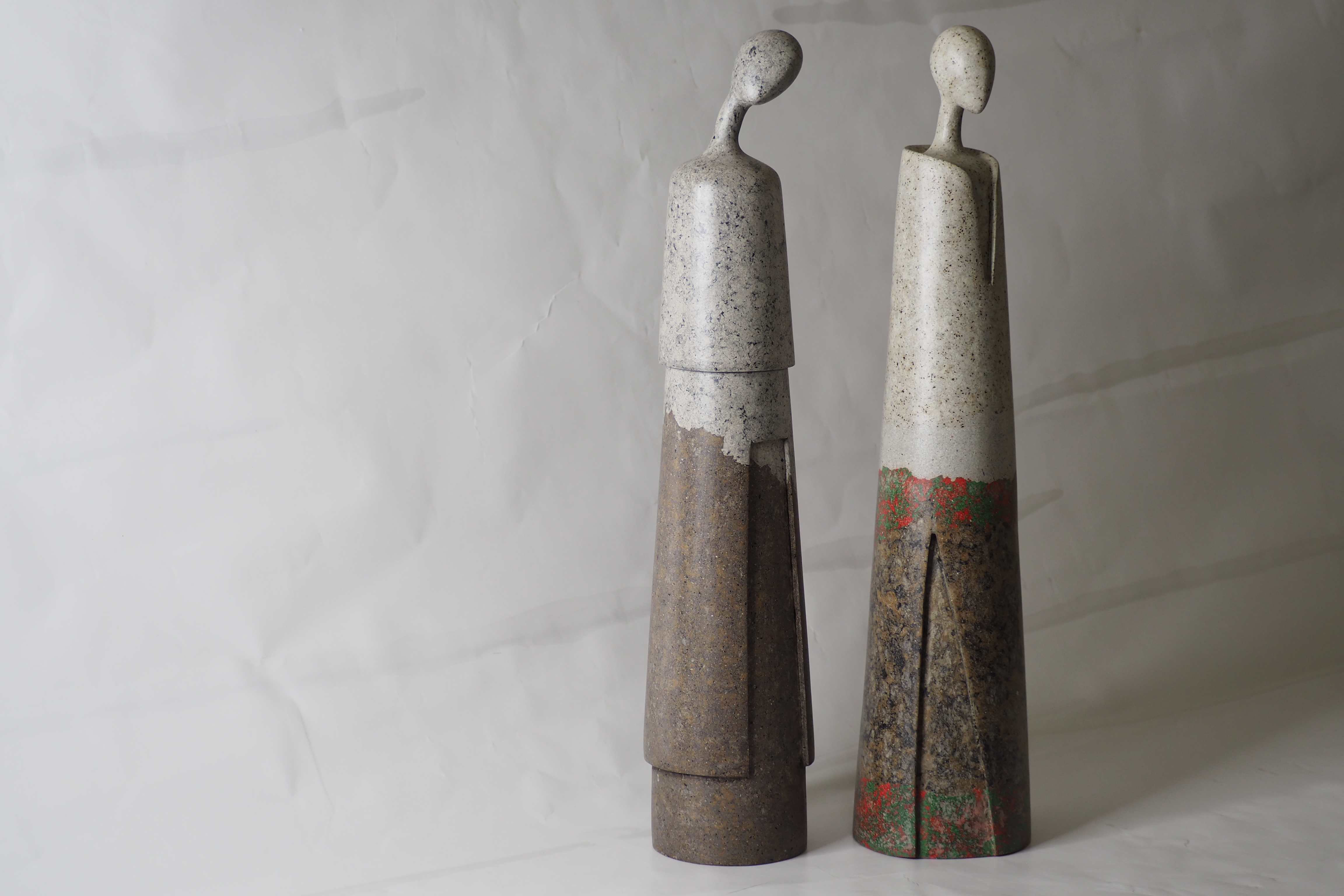 103PAPER NO.42  :  PAPER SCULPTURE  -  Our designs give new life to recycled paper and other natural materials,  Handmade sculptures , Which is created piece by piece.