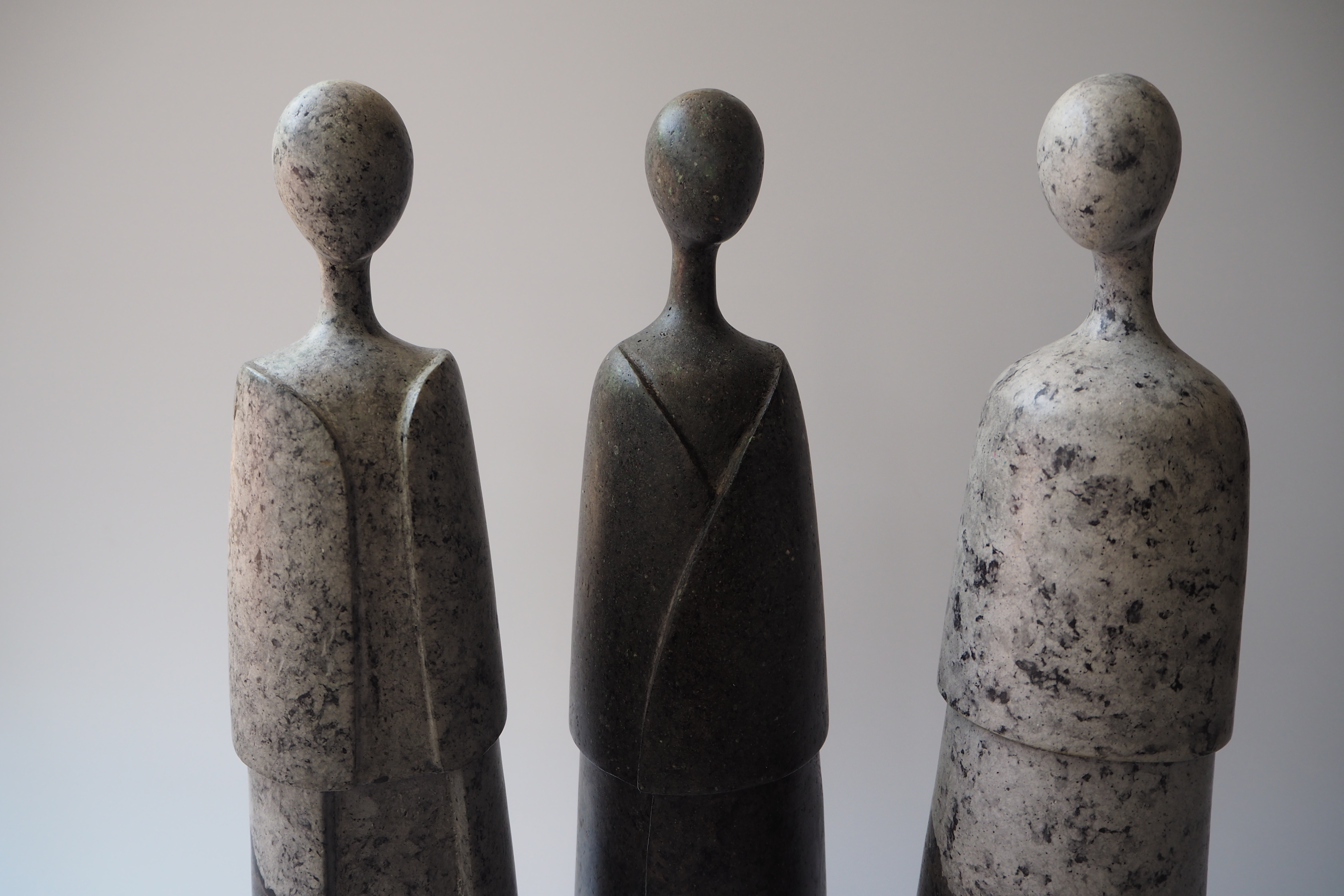 103PAPER NO.42  :  PAPER SCULPTURE  -  Our designs give new life to recycled paper and other natural materials,  Handmade sculptures , Which is created piece by piece.