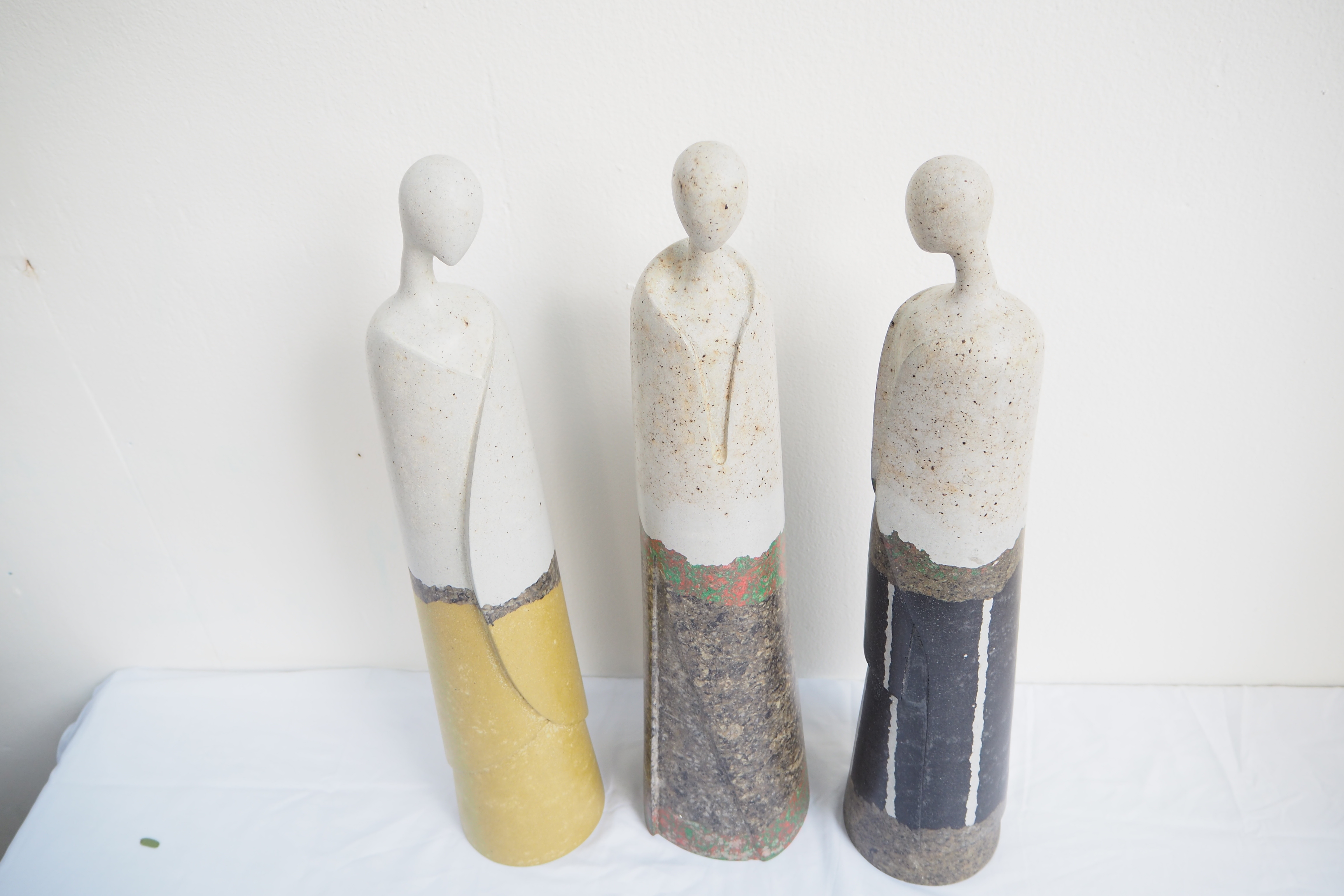 103PAPER NO.42  :  PAPER SCULPTURE  -  Our designs give new life to recycled paper and other natural materials,  Handmade sculptures , Which is created piece by piece.
