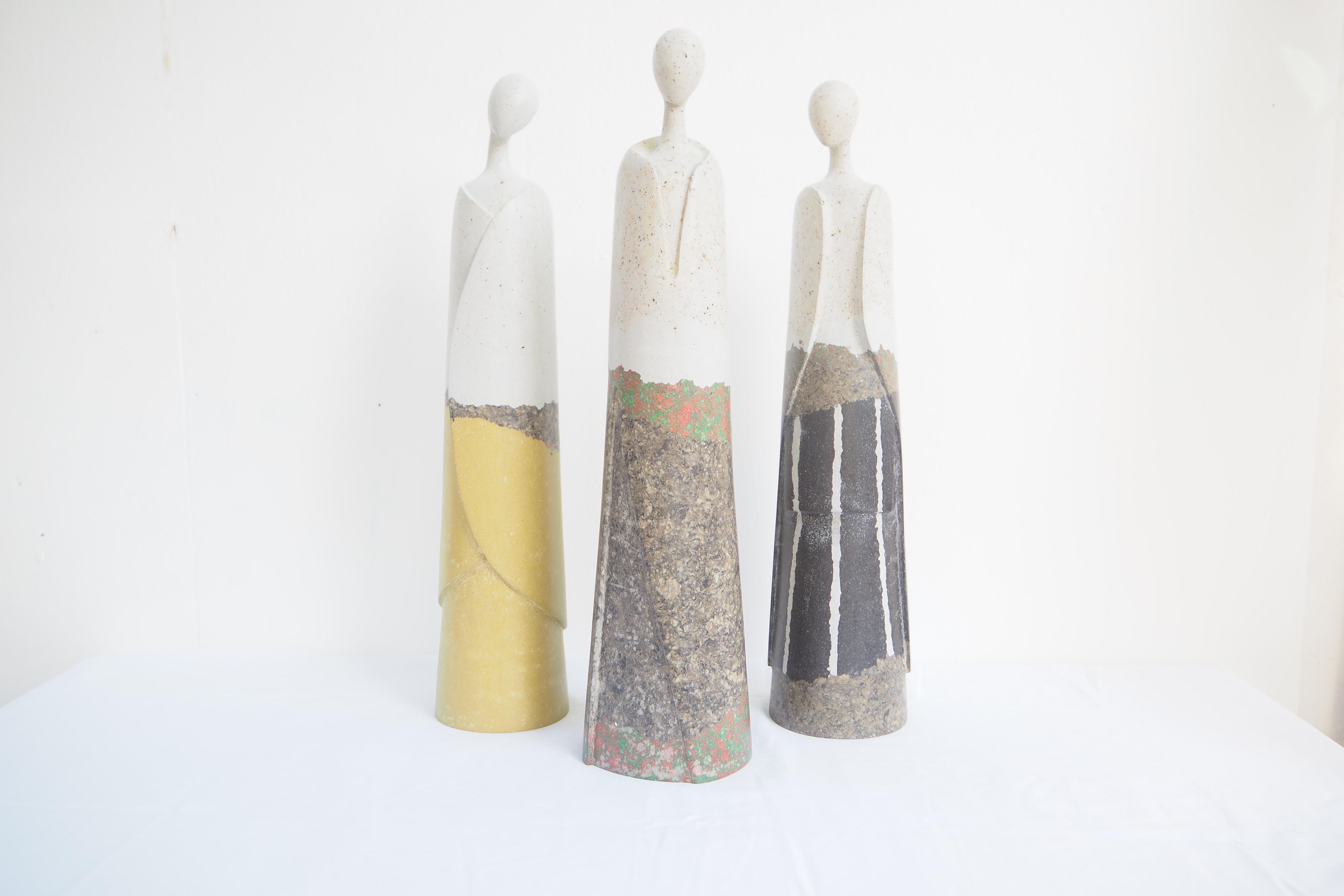 103PAPER NO.42  :  PAPER SCULPTURE  -  Our designs give new life to recycled paper and other natural materials,  Handmade sculptures , Which is created piece by piece.