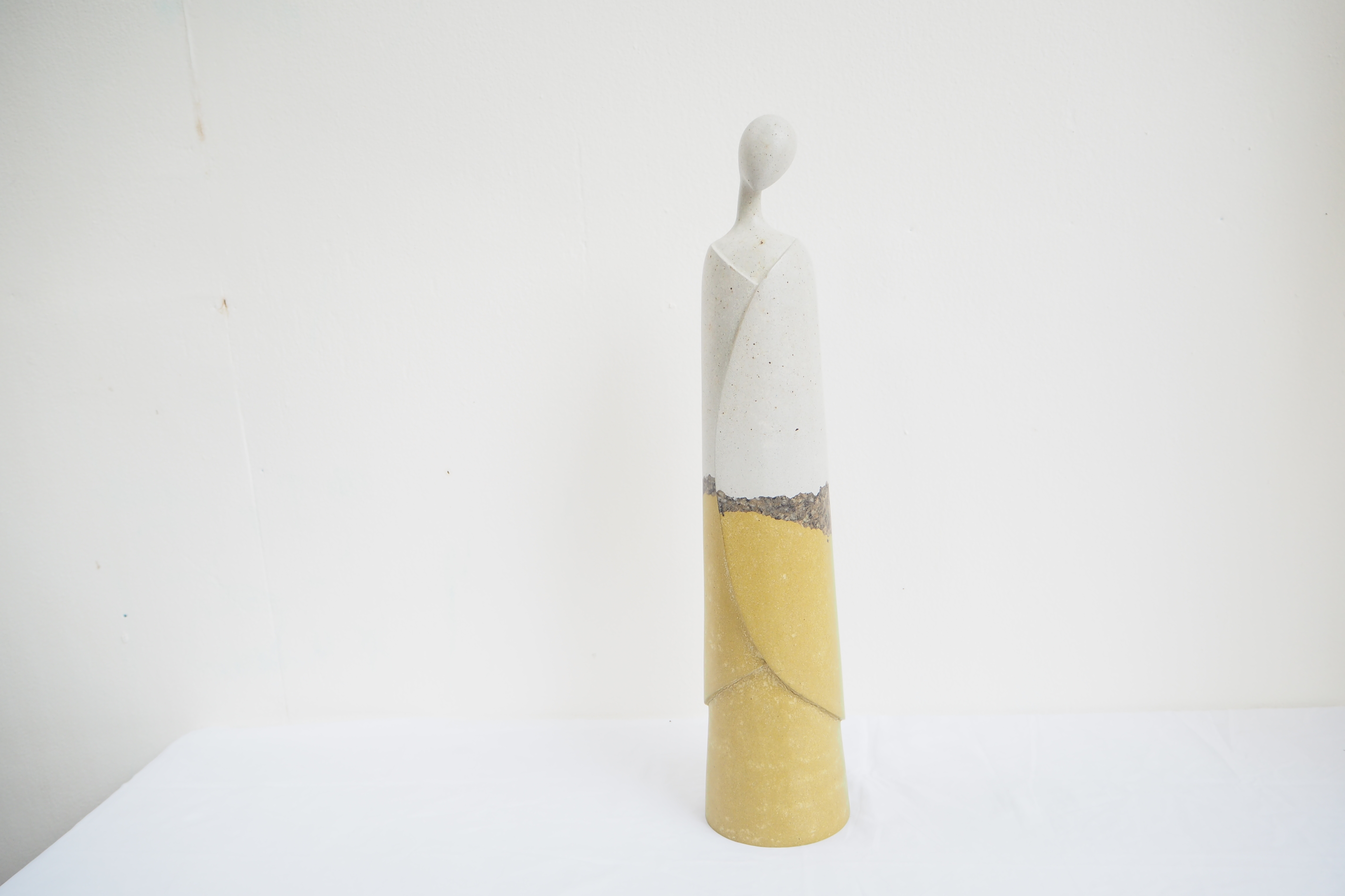 103PAPER NO.42  :  PAPER SCULPTURE  -  Our designs give new life to recycled paper and other natural materials,  Handmade sculptures , Which is created piece by piece.