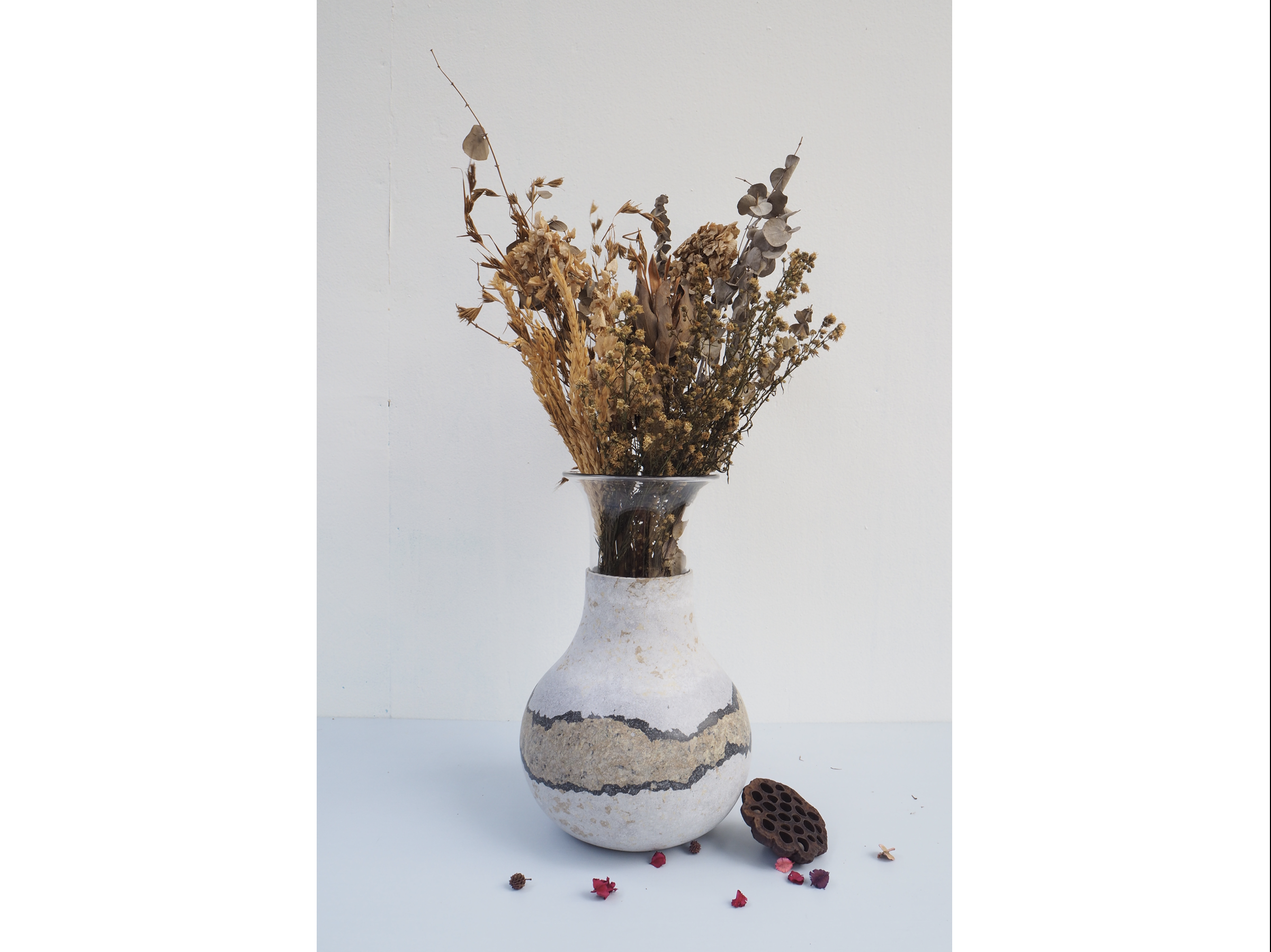 103PAPER NO.33 : PAPER VASE - Our designs give new life to recycled paper and other natural materials, Handmade sculptures , Which is created piece by piece. 103PAPER NO.33 : PAPER VASE - Our designs give new life to recycled paper and other natural materials, Handmade sculptures , Which is created piece by piece.
