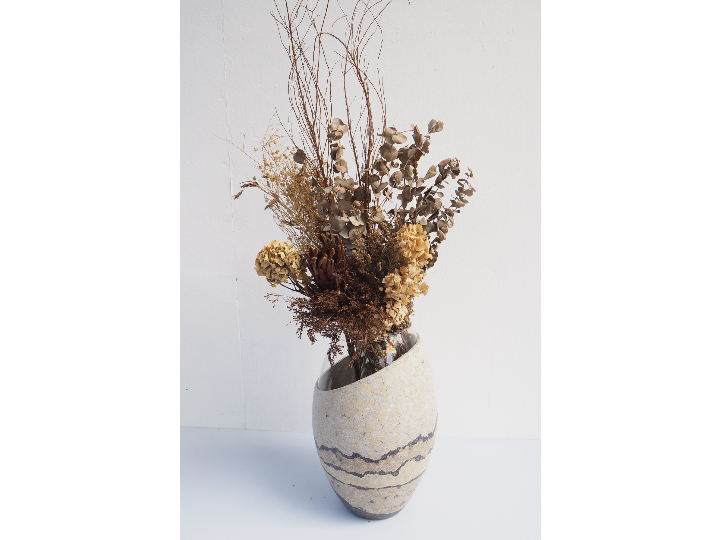 103PAPER NO.34 : PAPER VASE - Our designs give new life to recycled paper and other natural materials, Handmade sculptures , Which is created piece by piece. 103PAPER NO.34 : PAPER VASE - Our designs give new life to recycled paper and other natural materials, Handmade sculptures , Which is created piece by piece.
