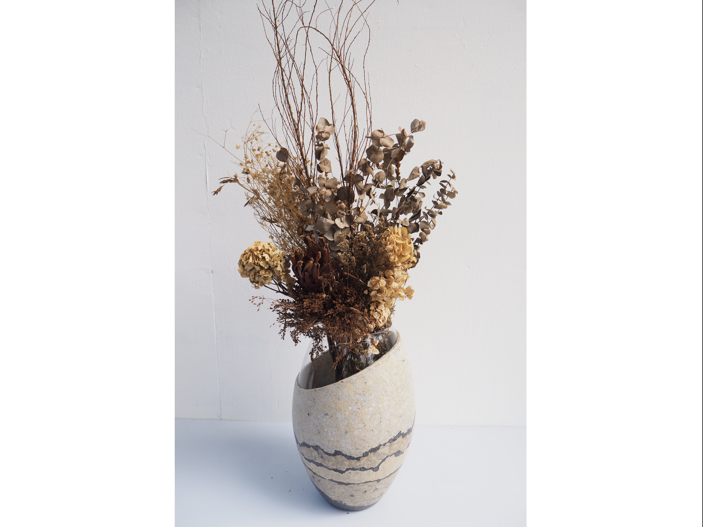 103PAPER NO.34 : PAPER VASE - Our designs give new life to recycled paper and other natural materials, Handmade sculptures , Which is created piece by piece. 103PAPER NO.34 : PAPER VASE - Our designs give new life to recycled paper and other natural materials, Handmade sculptures , Which is created piece by piece.