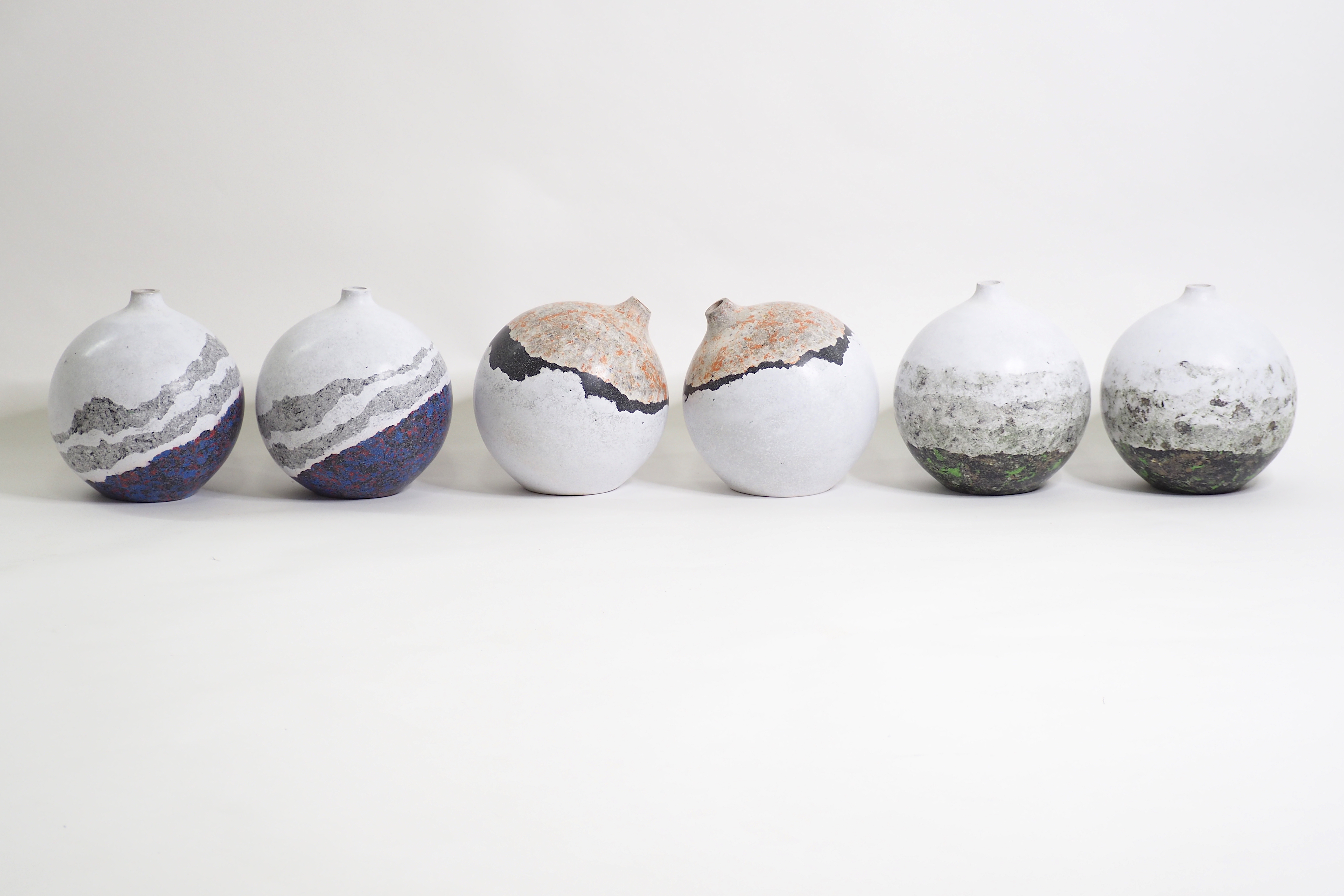 103PAPER NO.36  :  PAPER VASE  -  Our designs give new life to recycled paper and other natural materials,  Handmade sculptures , Which is created piece by piece.