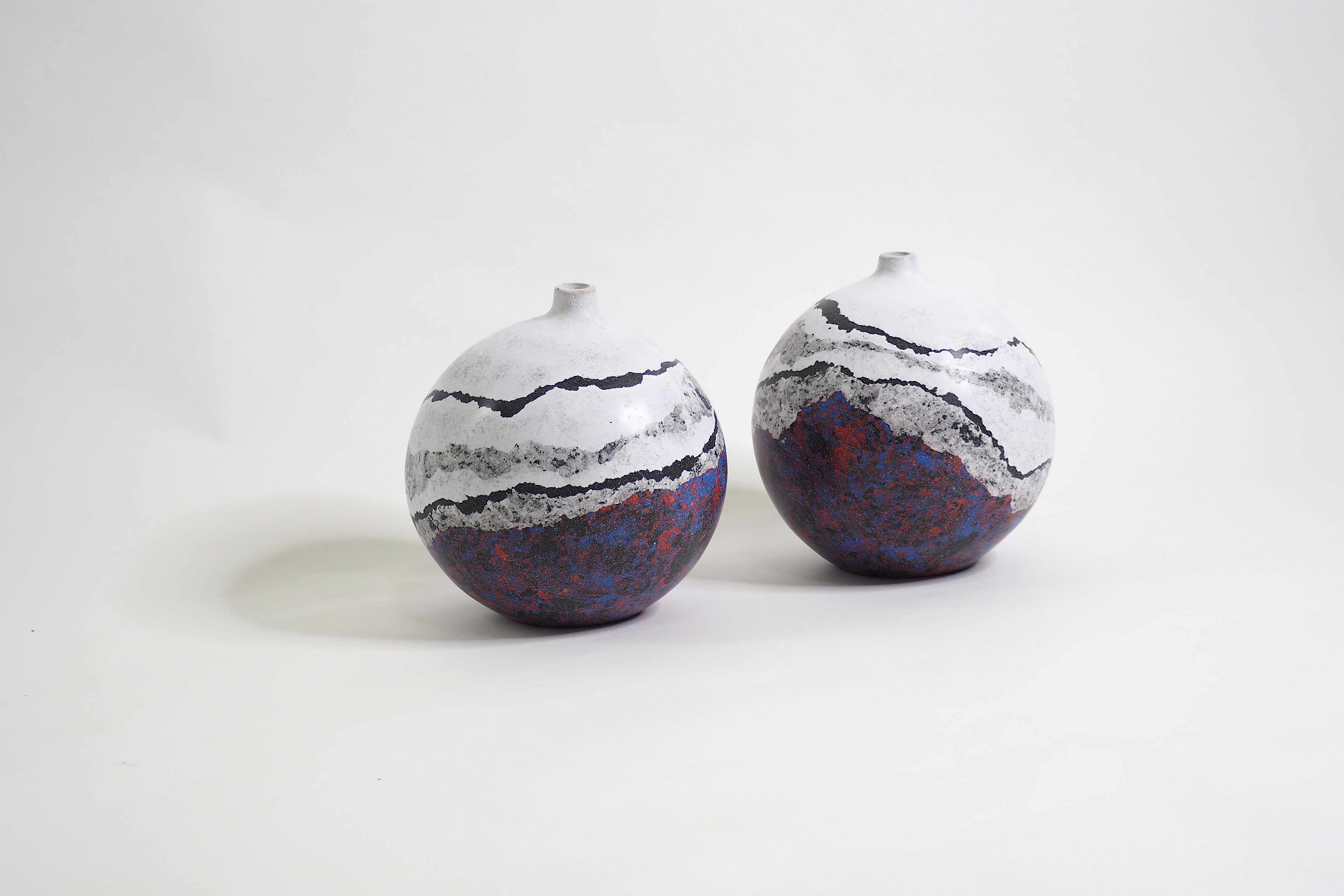 103PAPER NO.36  :  PAPER VASE  -  Our designs give new life to recycled paper and other natural materials,  Handmade sculptures , Which is created piece by piece.