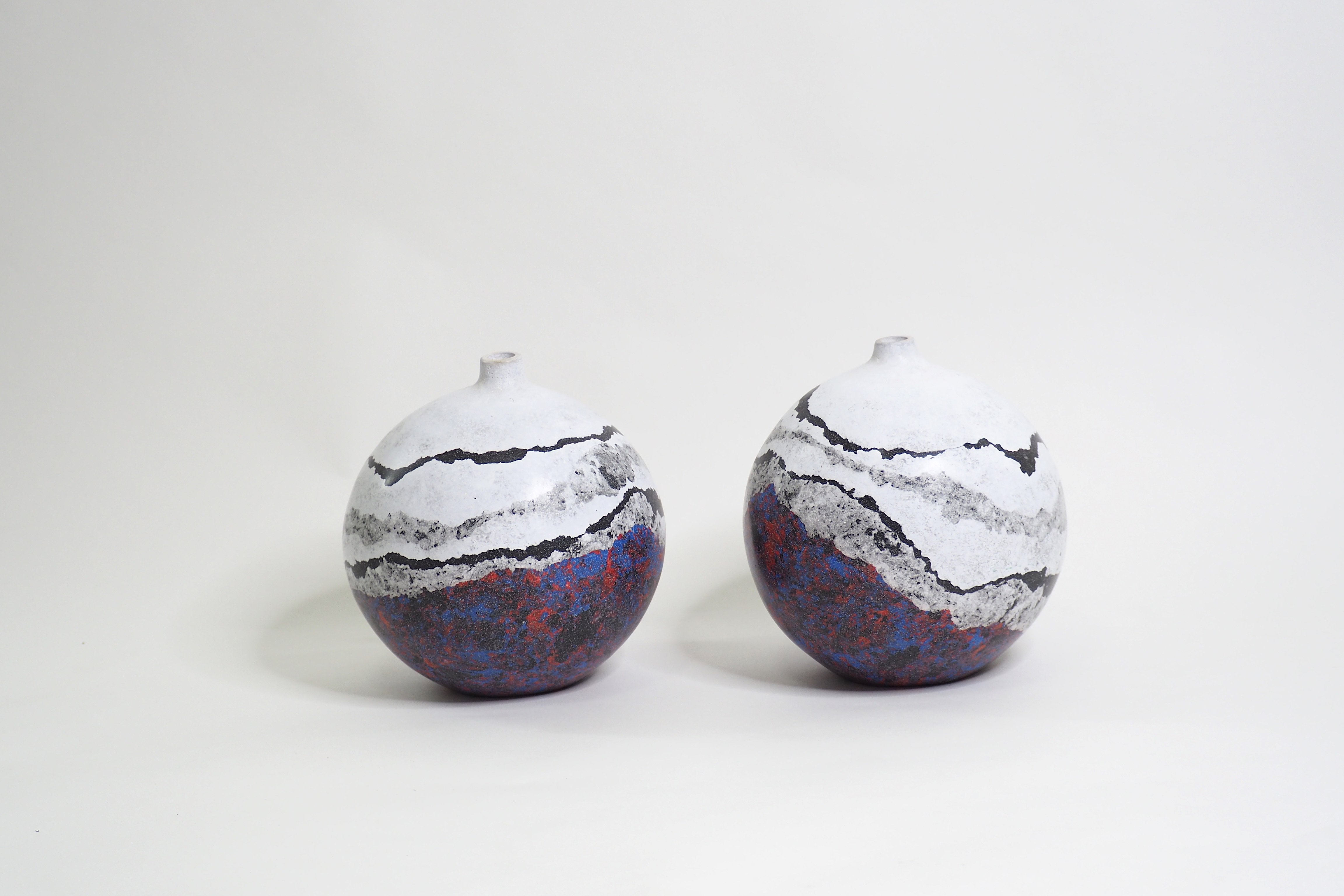 103PAPER NO.36  :  PAPER VASE  -  Our designs give new life to recycled paper and other natural materials,  Handmade sculptures , Which is created piece by piece.