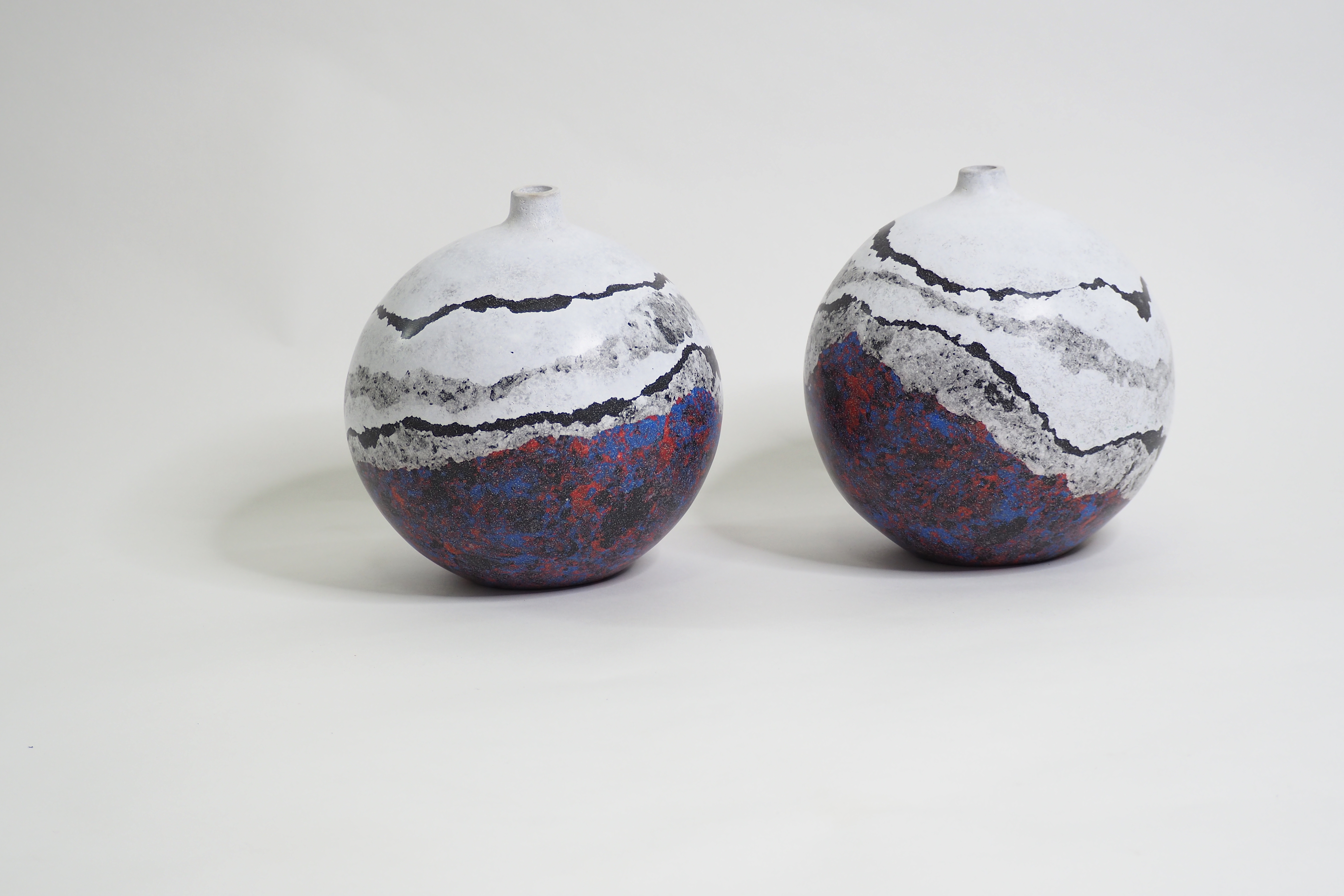 103PAPER NO.36  :  PAPER VASE  -  Our designs give new life to recycled paper and other natural materials,  Handmade sculptures , Which is created piece by piece.