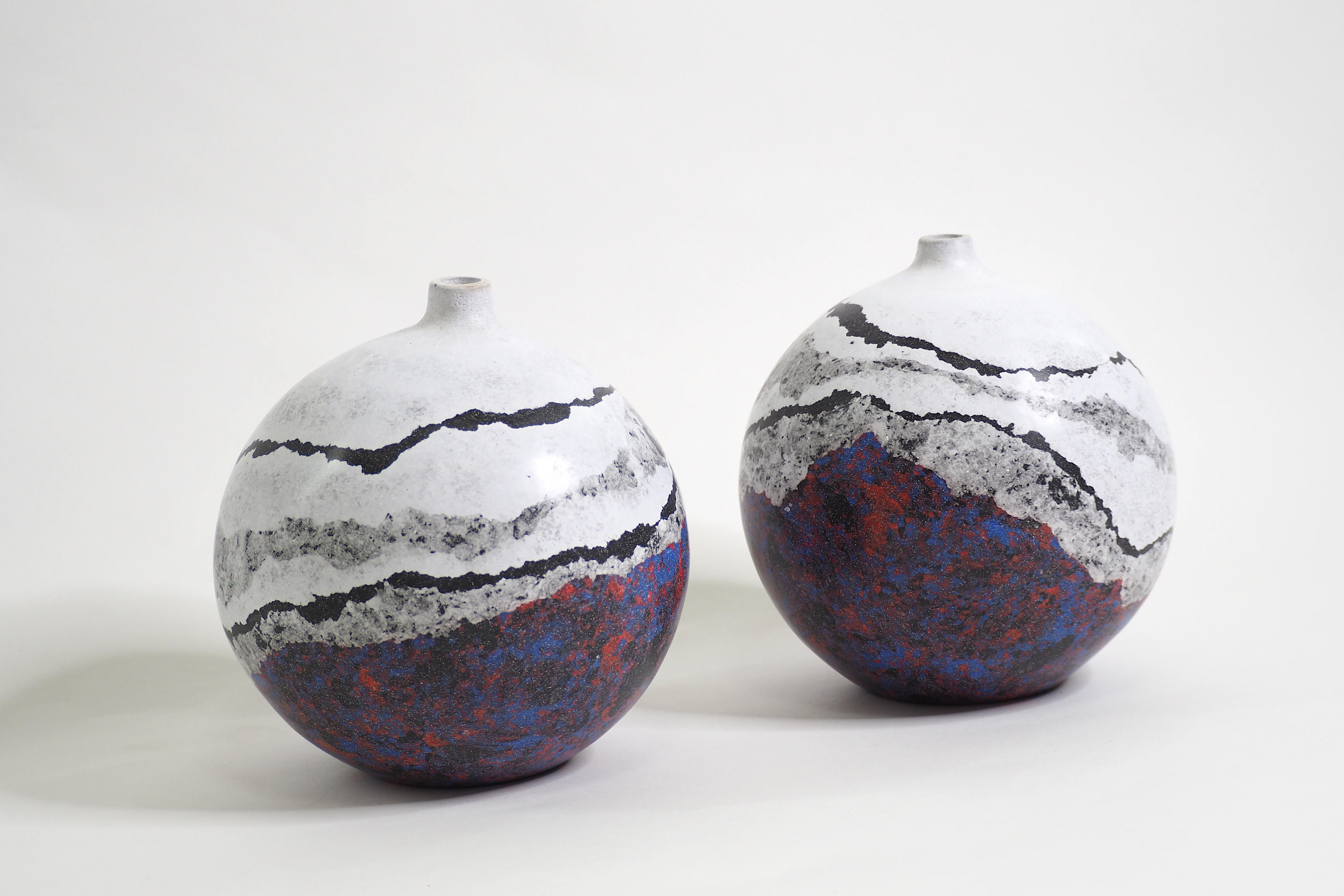 103PAPER NO.36  :  PAPER VASE  -  Our designs give new life to recycled paper and other natural materials,  Handmade sculptures , Which is created piece by piece.