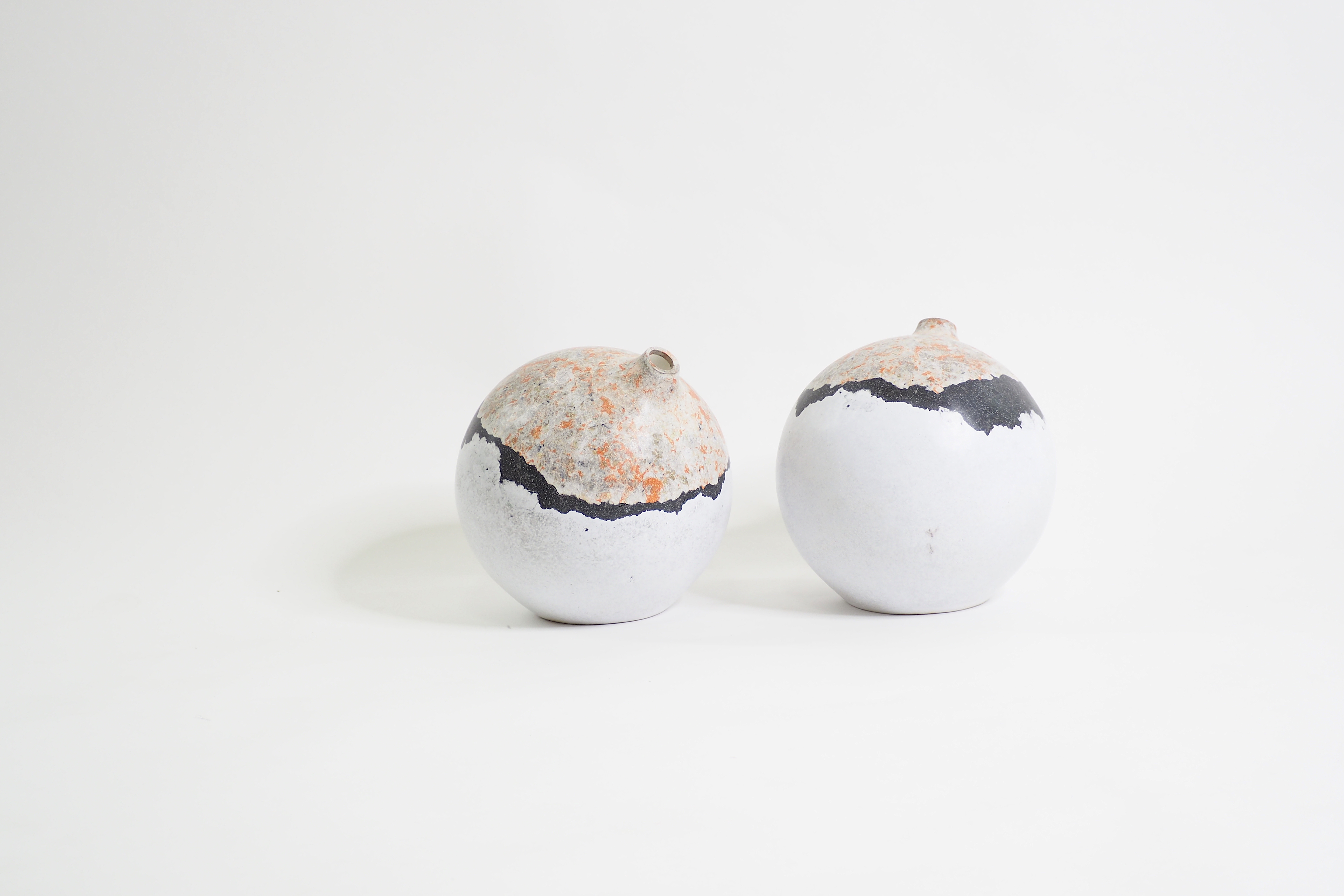 103PAPER NO.36  :  PAPER VASE  -  Our designs give new life to recycled paper and other natural materials,  Handmade sculptures , Which is created piece by piece.