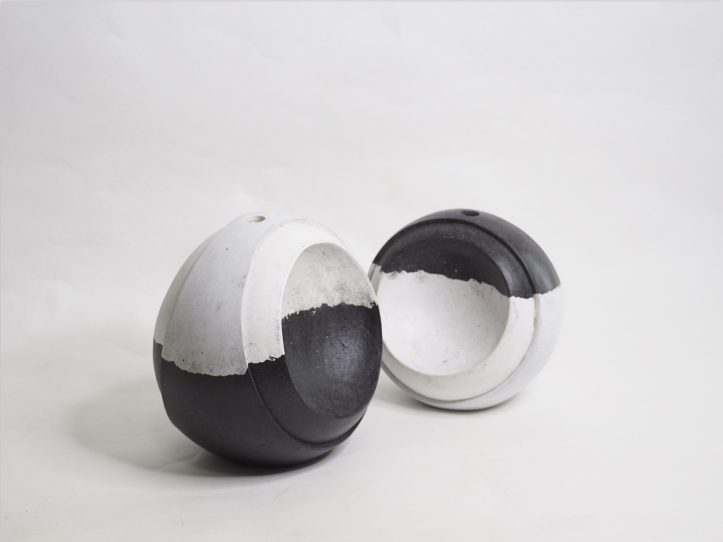103PAPER NO.37 : PAPER VASE - Our designs give new life to recycled paper and other natural materials, Handmade sculptures , Which is created piece by piece. 103PAPER NO.37 : PAPER VASE - Our designs give new life to recycled paper and other natural materials, Handmade sculptures , Which is created piece by piece.