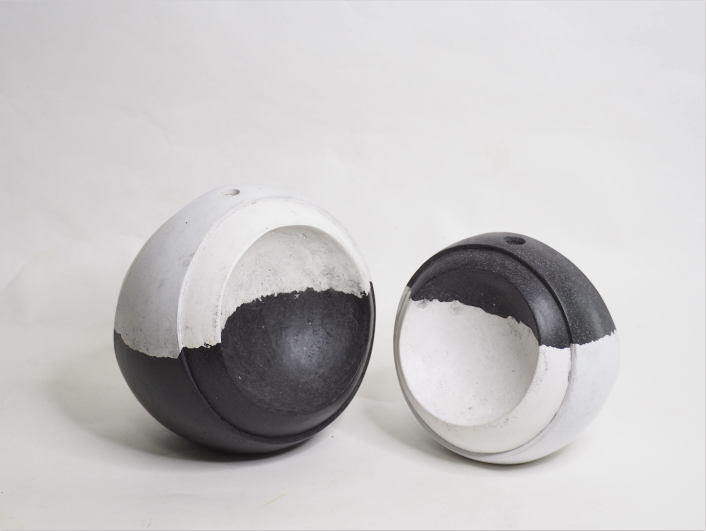 103PAPER NO.37 : PAPER VASE - Our designs give new life to recycled paper and other natural materials, Handmade sculptures , Which is created piece by piece. 103PAPER NO.37 : PAPER VASE - Our designs give new life to recycled paper and other natural materials, Handmade sculptures , Which is created piece by piece.