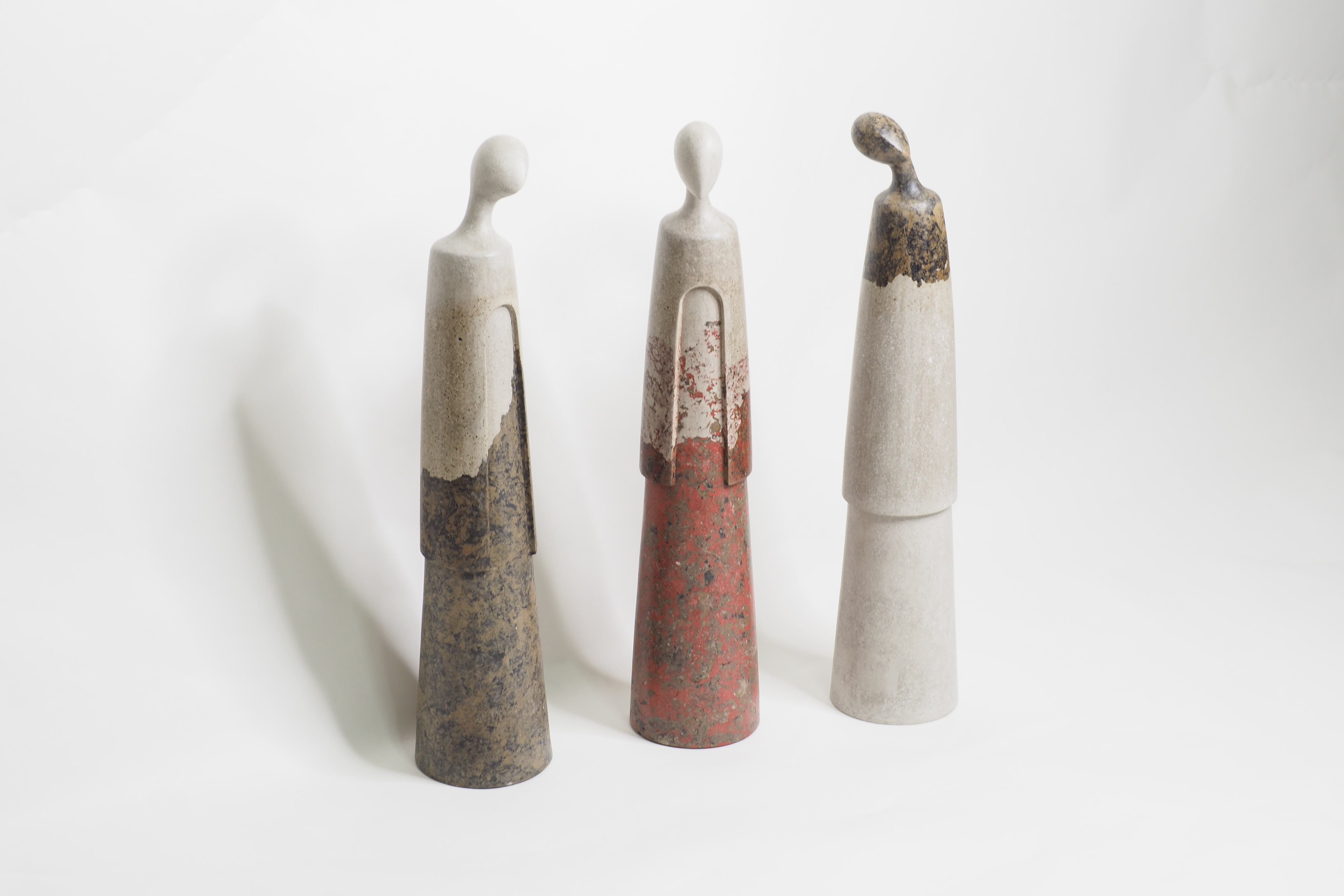 103PAPER NO.39  :  PAPER SCULPTURE  -  Our designs give new life to recycled paper and other natural materials,  Handmade sculptures , Which is created piece by piece.
