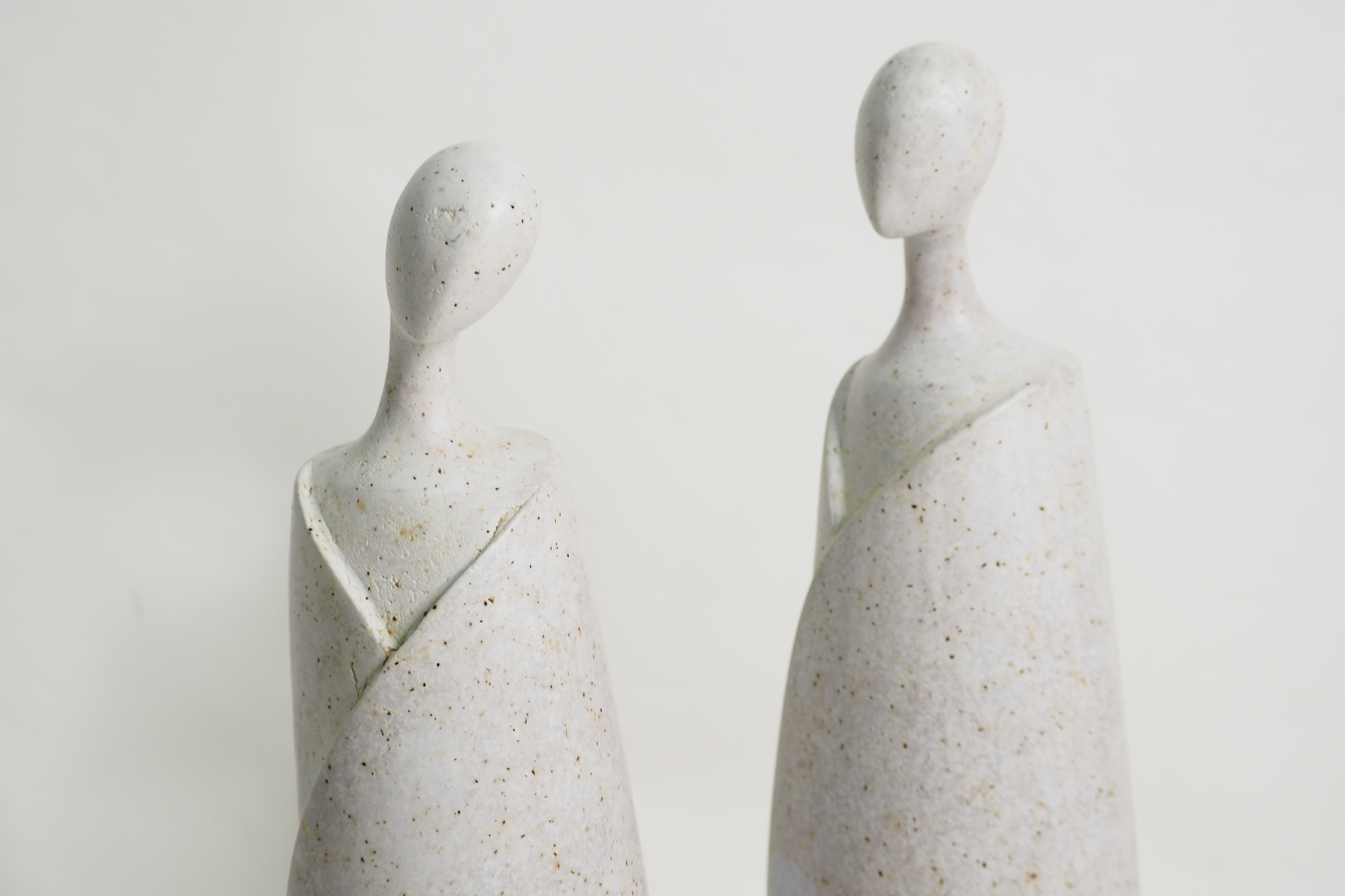 103PAPER NO.39  :  PAPER SCULPTURE  -  Our designs give new life to recycled paper and other natural materials,  Handmade sculptures , Which is created piece by piece.