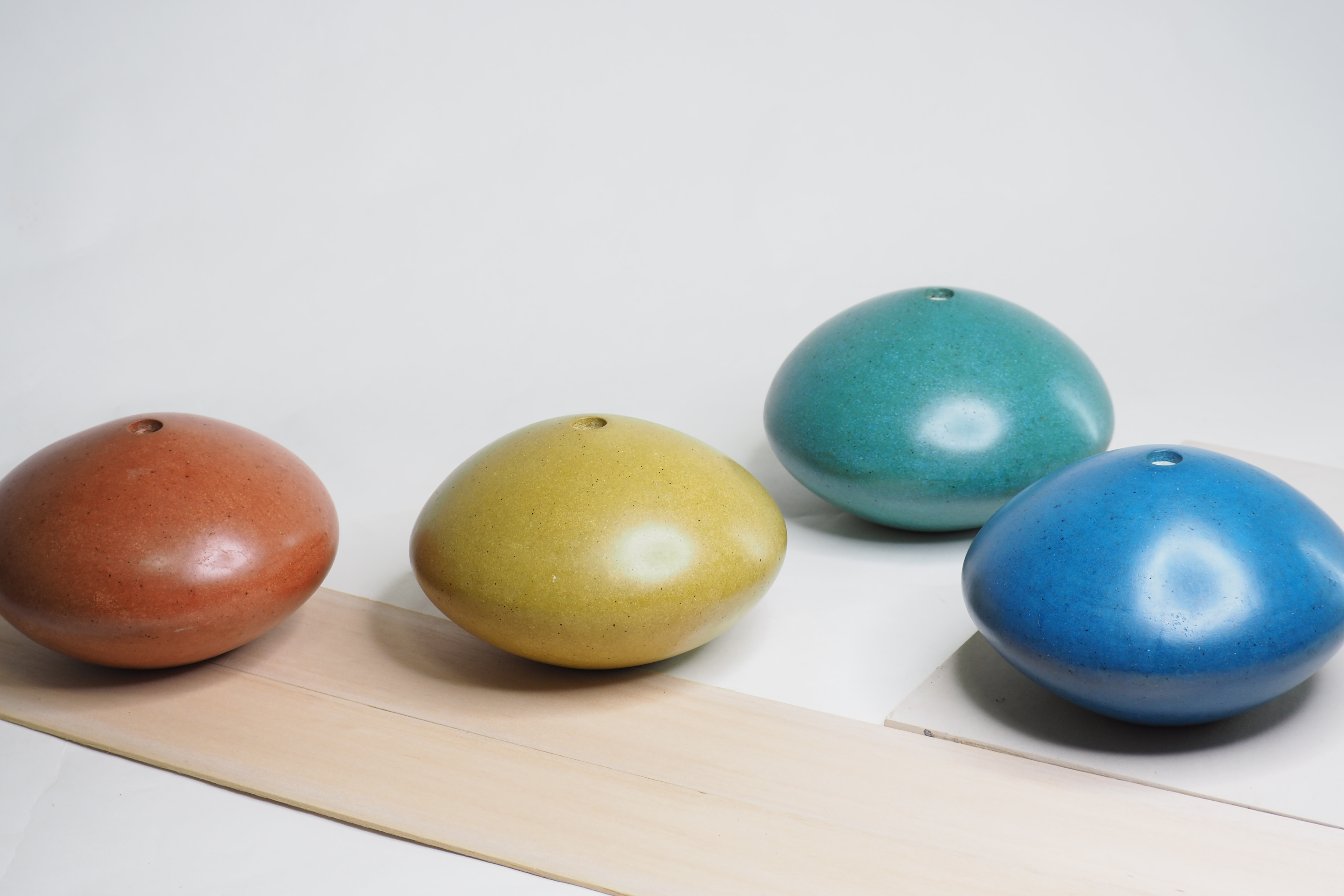 RAINBOW  :  PAPER VASE  -  Our designs give new life to recycled paper and other natural materials,  Handmade sculptures , Which is created piece by piece.