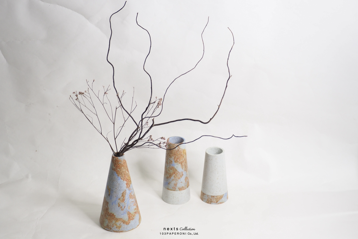 NEXTS NO.1 : PAPER VASE - Our designs give new life to recycled paper and other natural materials, Handmade sculptures , Which is created piece by piece. NEXTS NO.1 : PAPER VASE - Our designs give new life to recycled paper and other natural materials, Handmade sculptures , Which is created piece by piece.