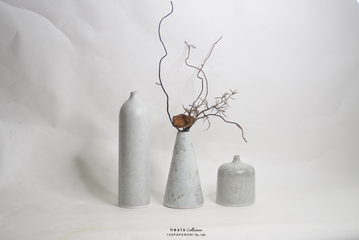 NEXTS NO.2 : PAPER VASE - Our designs give new life to recycled paper and other natural materials, Handmade sculptures , Which is created piece by piece. NEXTS NO.2 : PAPER VASE - Our designs give new life to recycled paper and other natural materials, Handmade sculptures , Which is created piece by piece.