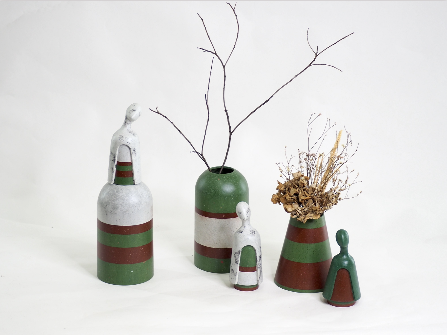 MS. DUAL NO.2  :  PAPER SCULPTURE AND PAPER VASE ( 2 FUNCTIONS )  -  Our designs give new life to recycled paper and other natural materials,  Handmade sculptures , Which is created piece by piece.