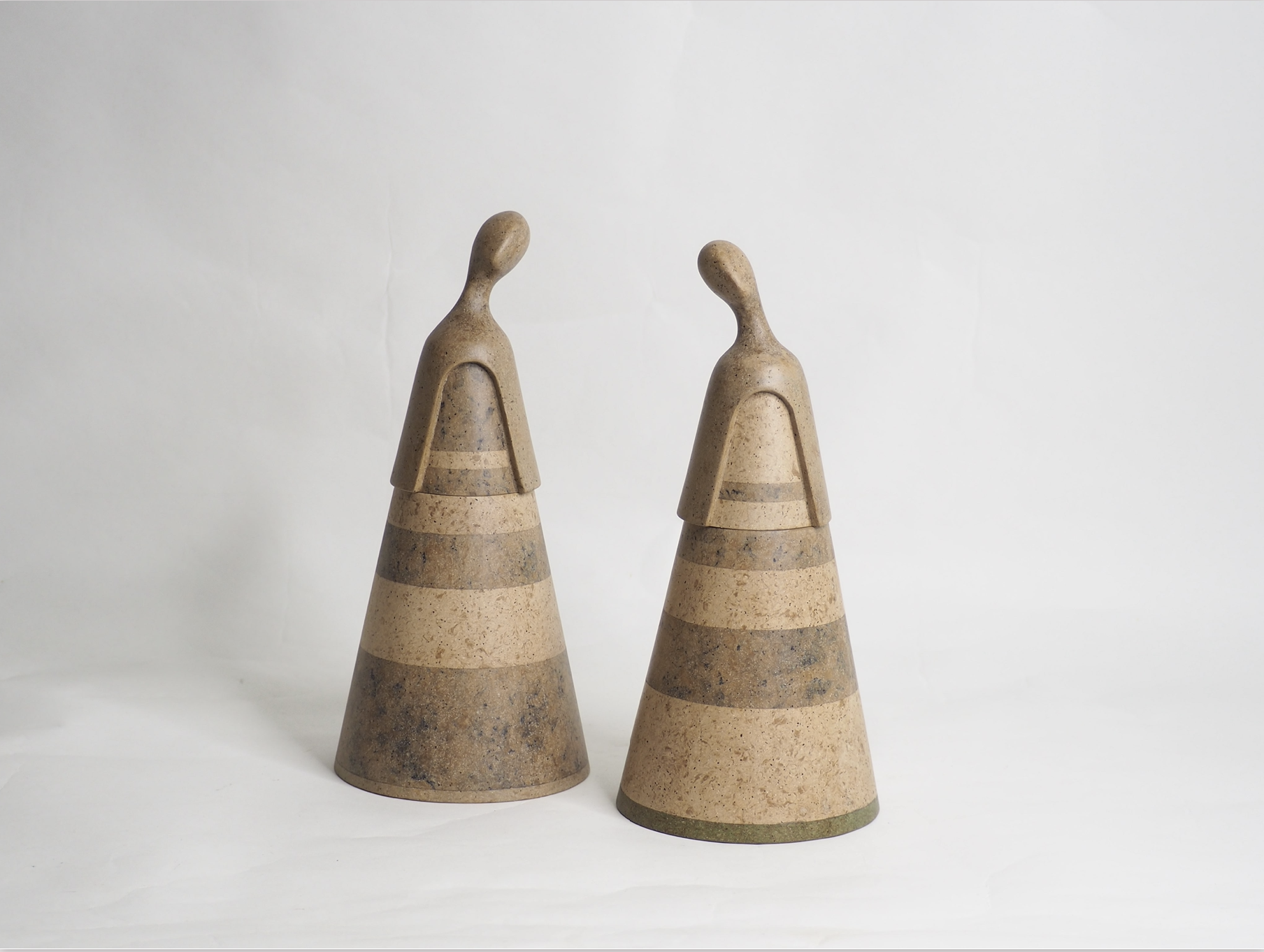 MS. DUAL NO.2  :  PAPER SCULPTURE AND PAPER VASE ( 2 FUNCTIONS )  -  Our designs give new life to recycled paper and other natural materials,  Handmade sculptures , Which is created piece by piece.