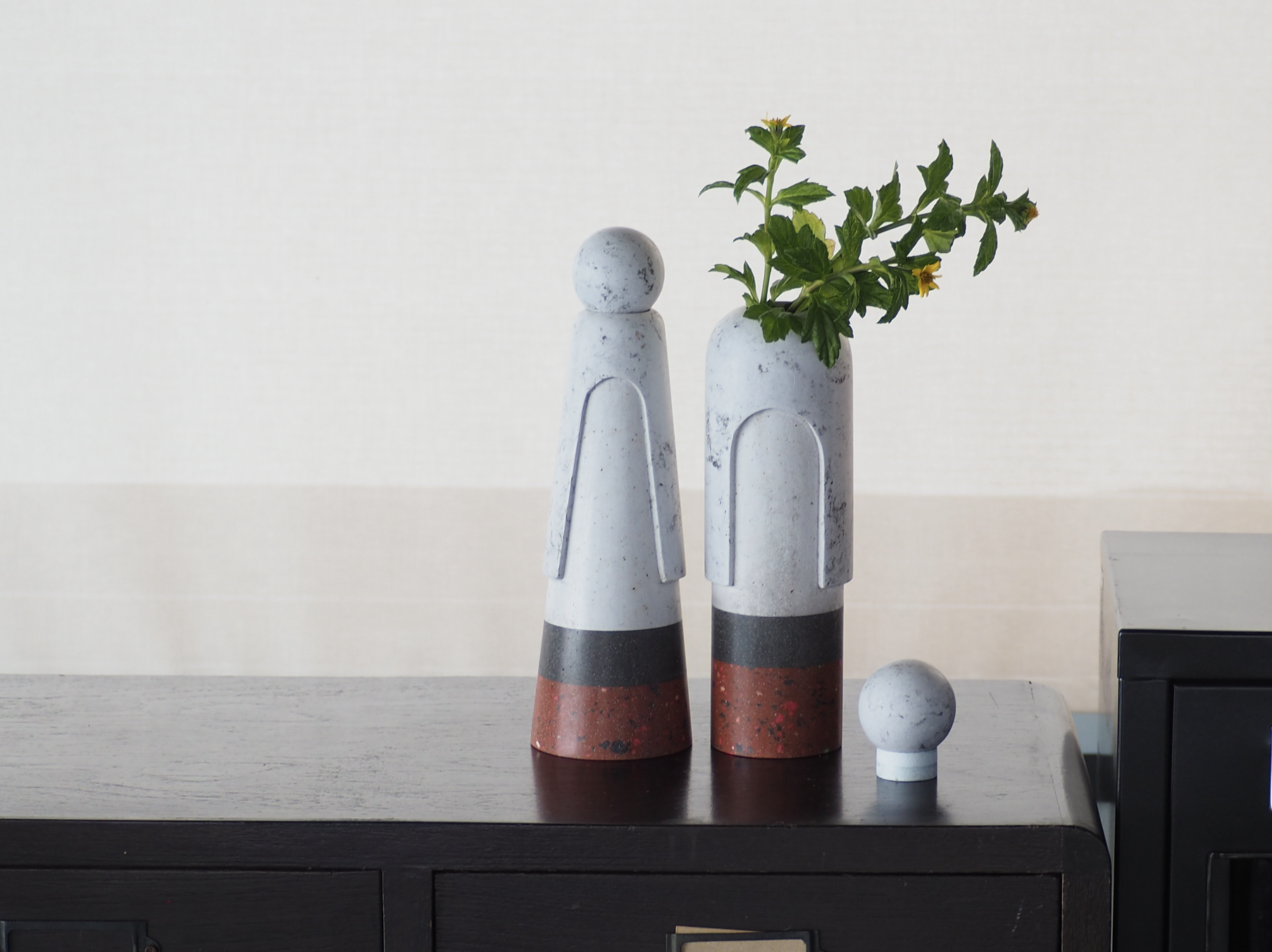 MR. & MRS. DUAL   :  PAPER SCULPTURE AND PAPER VASE ( 2 FUNCTIONS )  -  Our designs give new life to recycled paper and other natural materials,  Handmade sculptures , Which is created piece by piece.