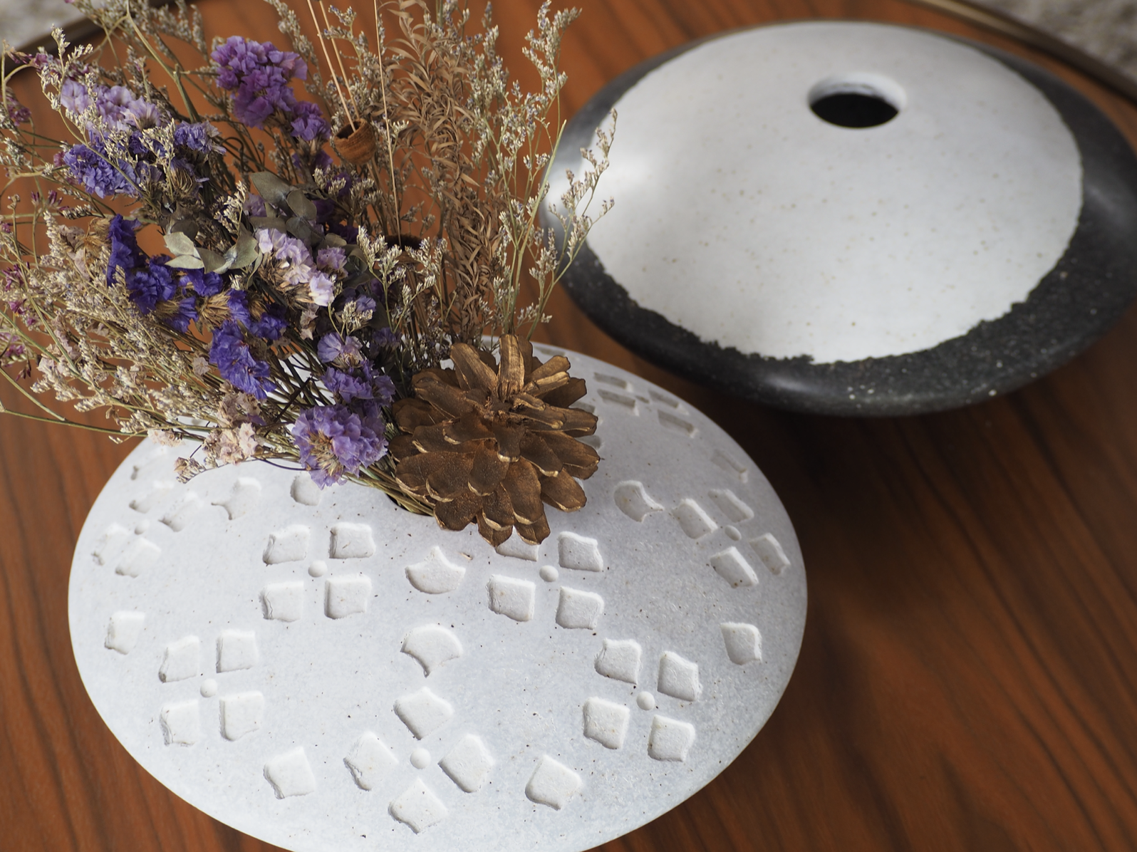 PLUS : PAPER VASE - Our designs give new life to recycled paper and other natural materials, Handmade sculptures , Which is created piece by piece. PLUS : PAPER VASE - Our designs give new life to recycled paper and other natural materials, Handmade sculptures , Which is created piece by piece.