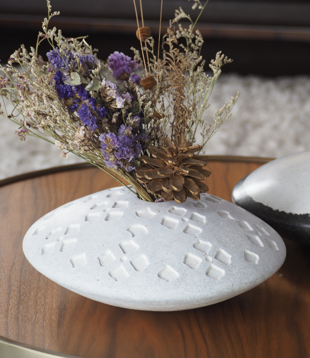 PLUS : PAPER VASE - Our designs give new life to recycled paper and other natural materials, Handmade sculptures , Which is created piece by piece. PLUS : PAPER VASE - Our designs give new life to recycled paper and other natural materials, Handmade sculptures , Which is created piece by piece.