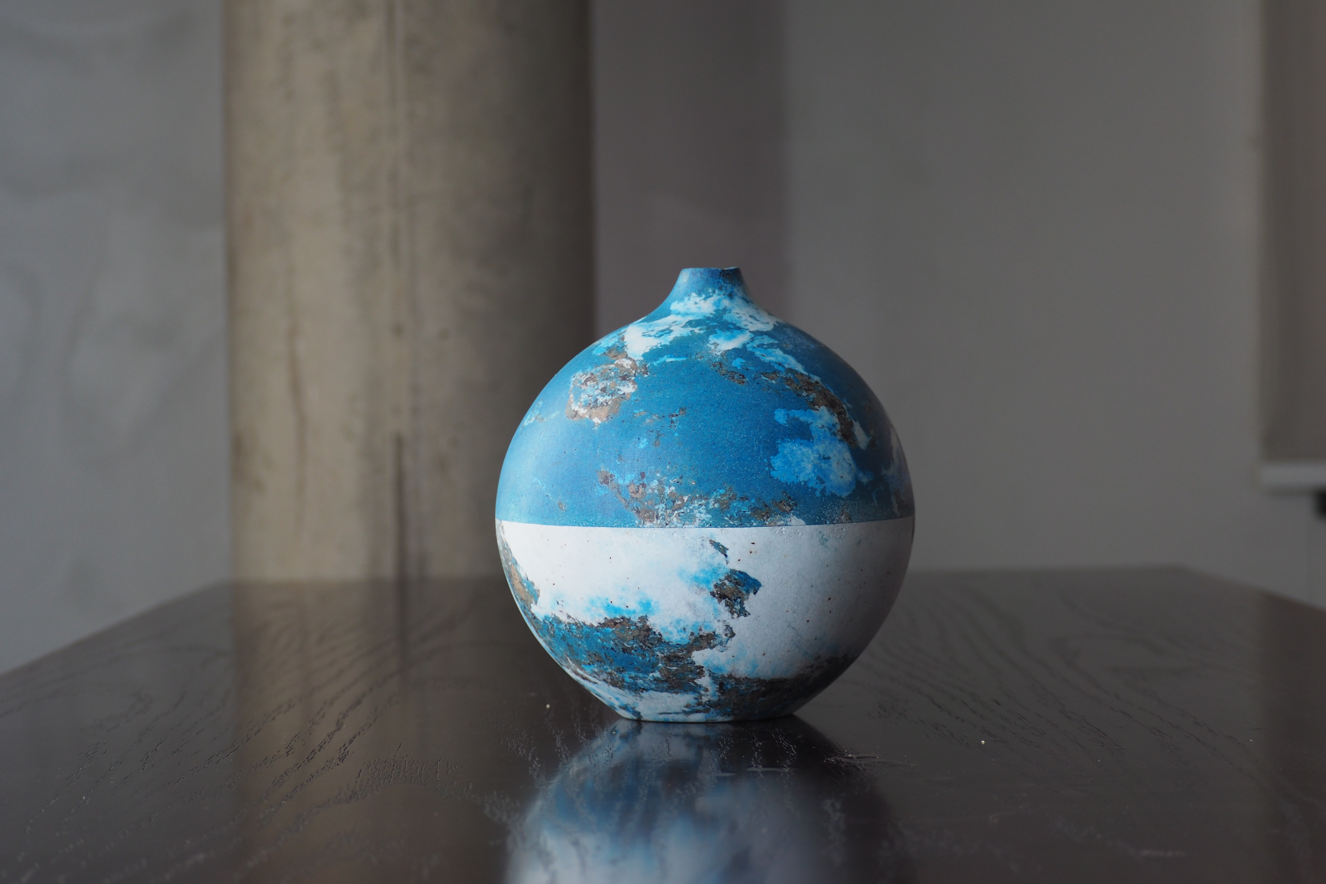 NEXTS COLLECTION NO.5  :  PAPER VASE  -  Our designs give new life to recycled paper and other natural materials,  Handmade sculptures , Which is created piece by piece.