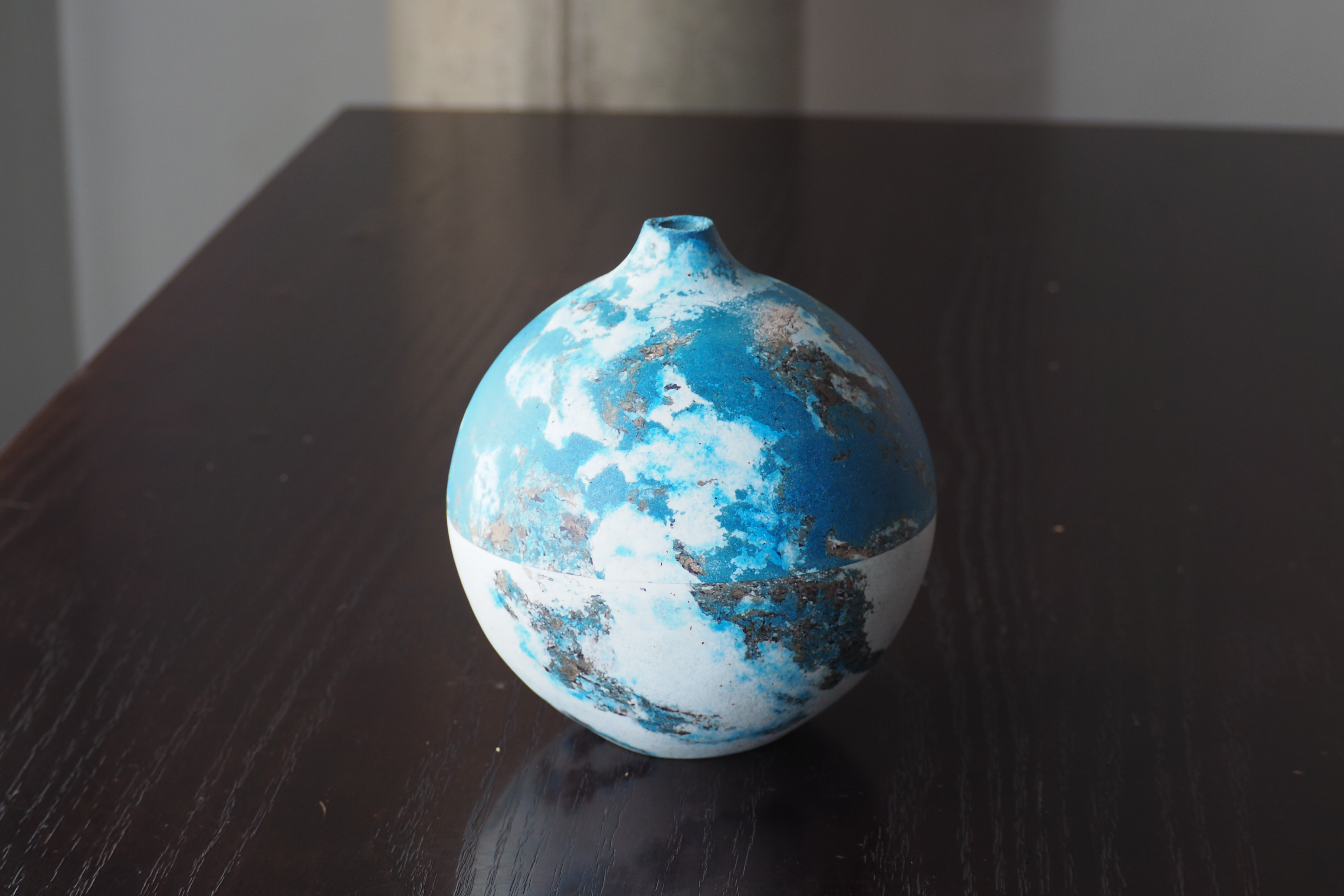 NEXTS COLLECTION NO.5  :  PAPER VASE  -  Our designs give new life to recycled paper and other natural materials,  Handmade sculptures , Which is created piece by piece.