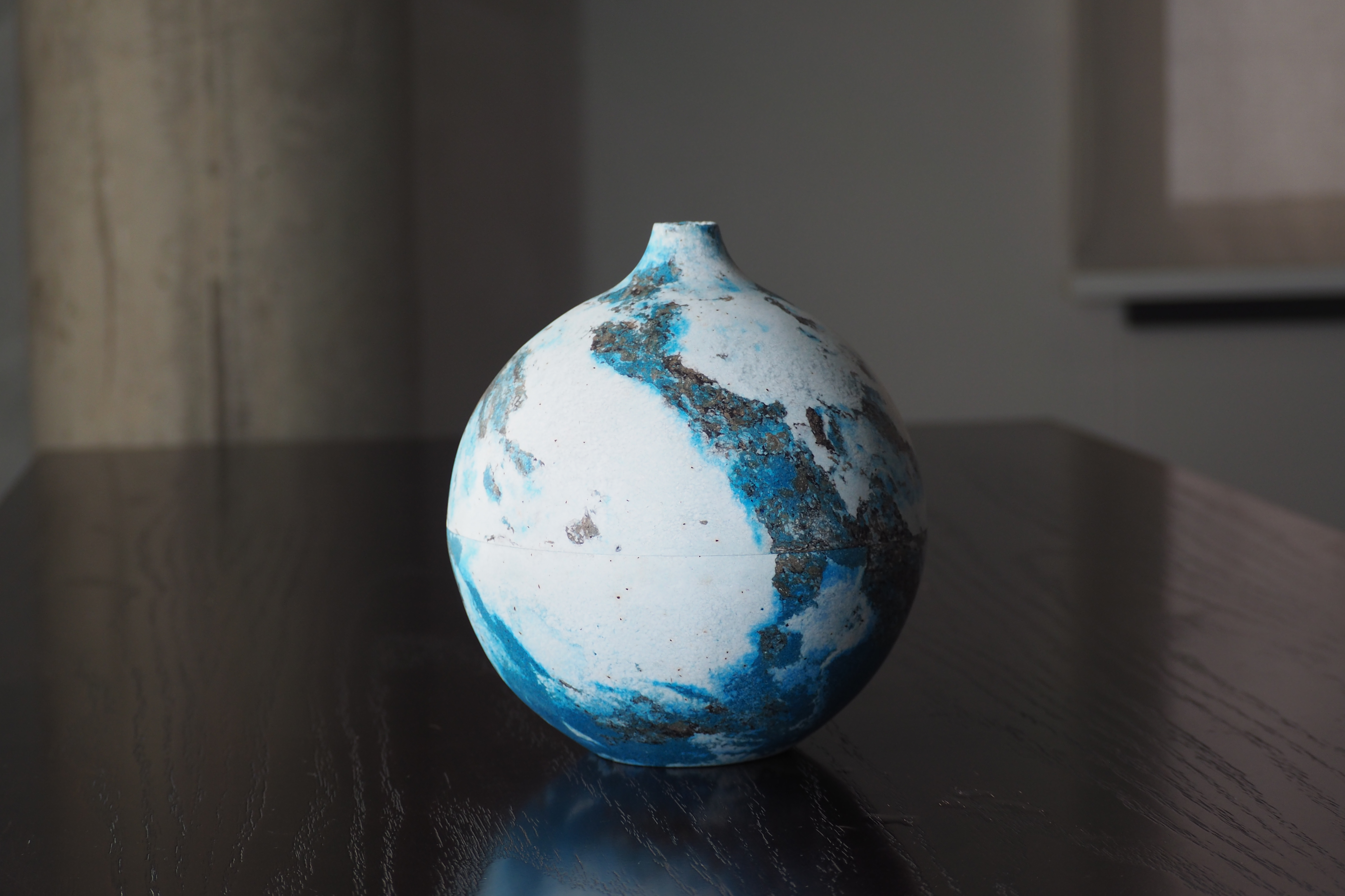 NEXTS COLLECTION NO.5  :  PAPER VASE  -  Our designs give new life to recycled paper and other natural materials,  Handmade sculptures , Which is created piece by piece.
