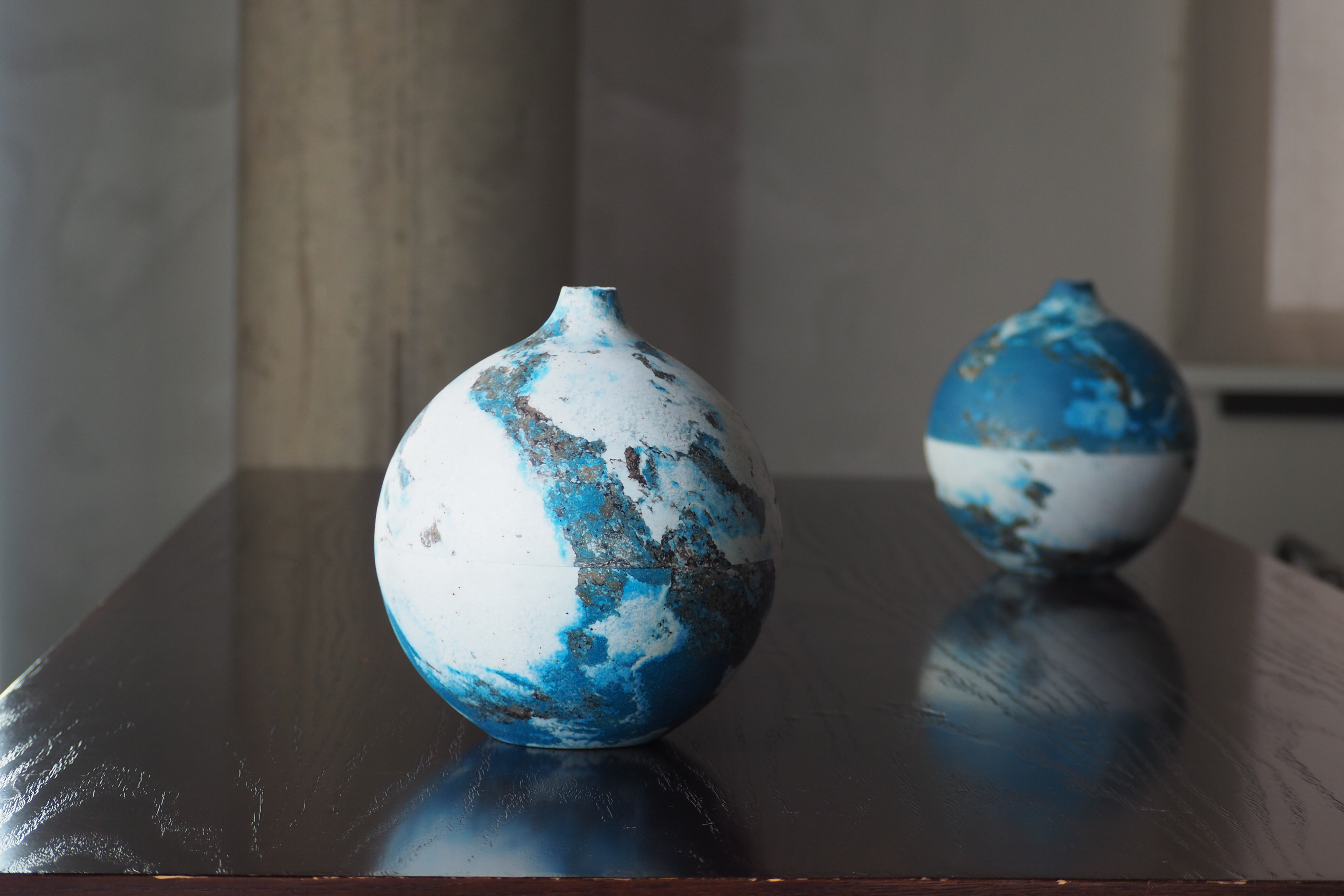 NEXTS COLLECTION NO.5  :  PAPER VASE  -  Our designs give new life to recycled paper and other natural materials,  Handmade sculptures , Which is created piece by piece.