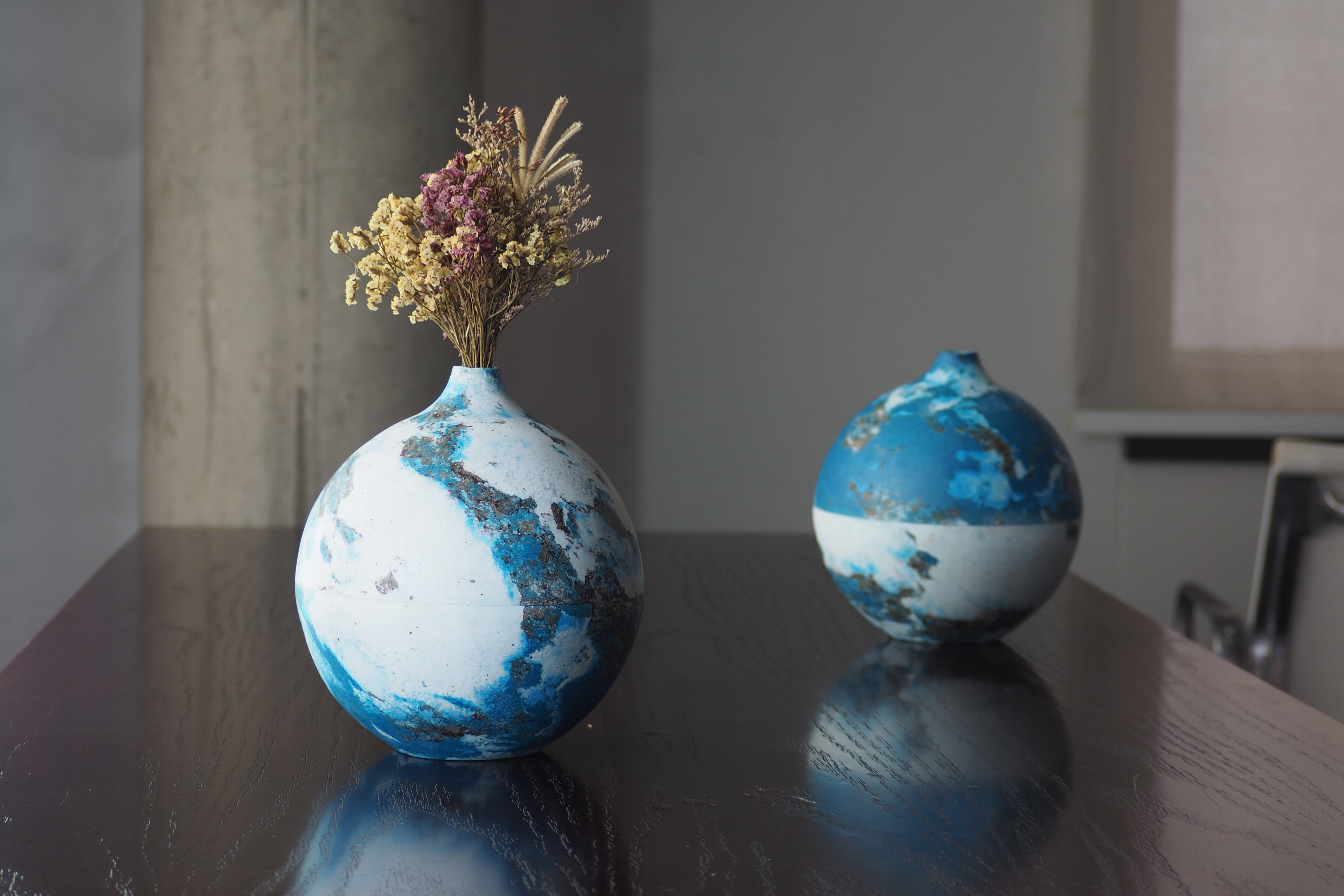 NEXTS COLLECTION NO.5  :  PAPER VASE  -  Our designs give new life to recycled paper and other natural materials,  Handmade sculptures , Which is created piece by piece.