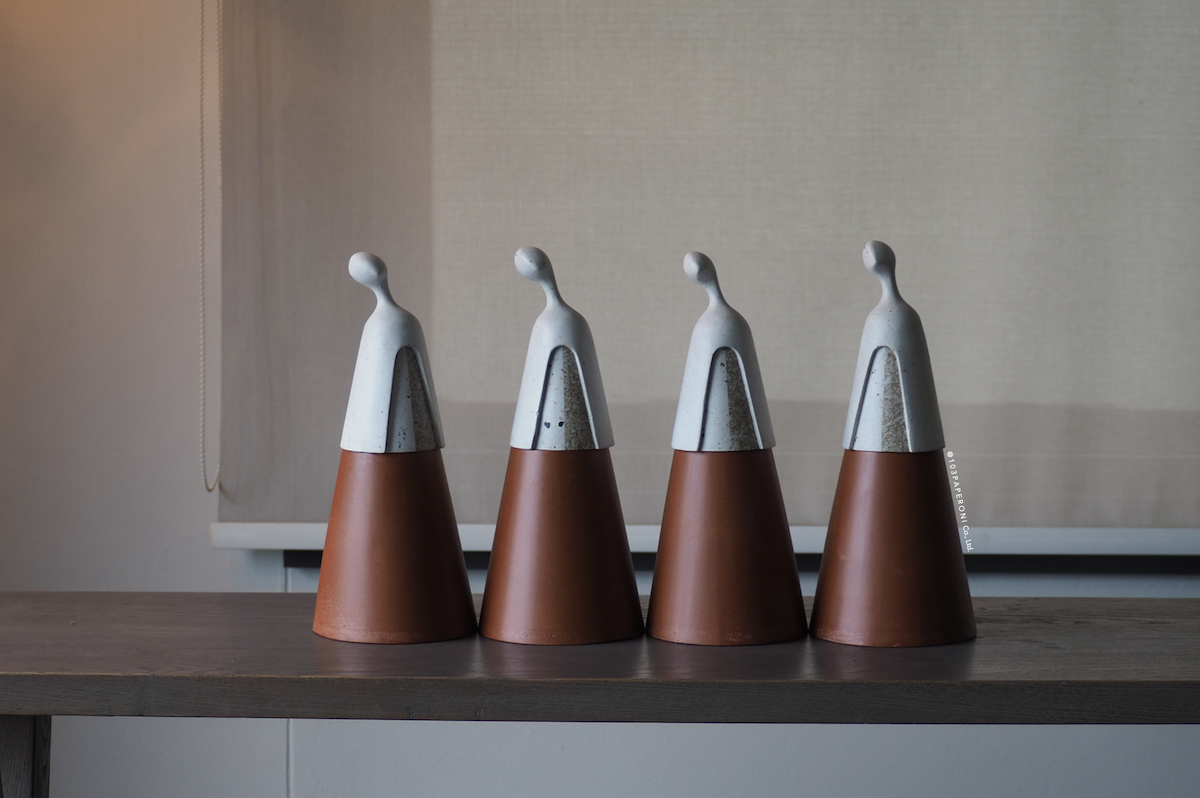 MS. DUAL NO.2  :  PAPER SCULPTURE AND PAPER VASE ( 2 FUNCTIONS )  -  Our designs give new life to recycled paper and other natural materials,  Handmade sculptures , Which is created piece by piece.